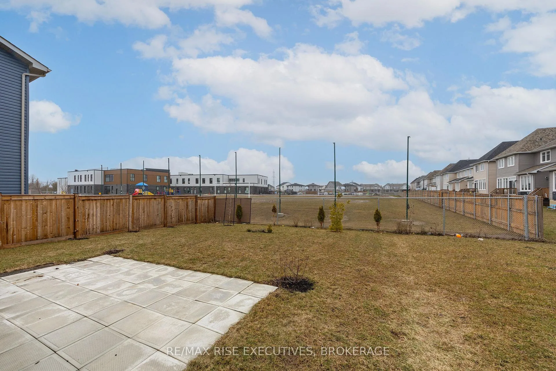 Photo 38 of 1406 Tulip Drive, Kingston, City Northwest — HOMEH