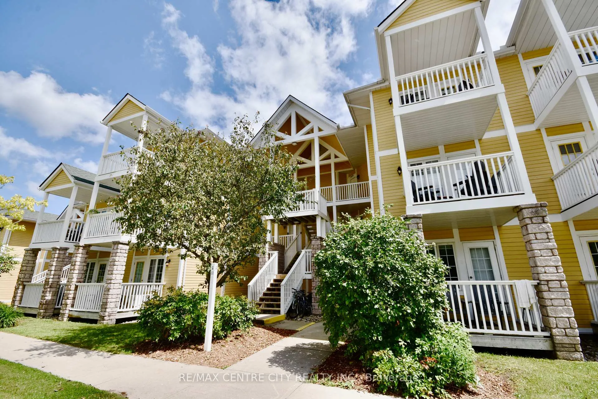 Front of Unit 2494, 90 Highland Drive
