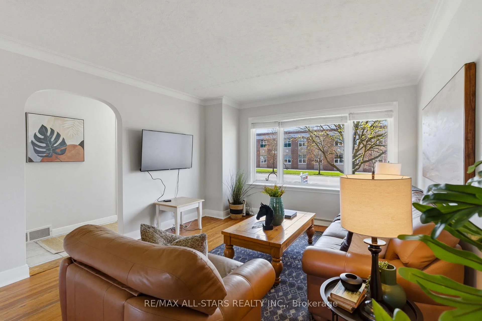 Photo 6 of 142 Planks Lane, Uxbridge — HOMEH