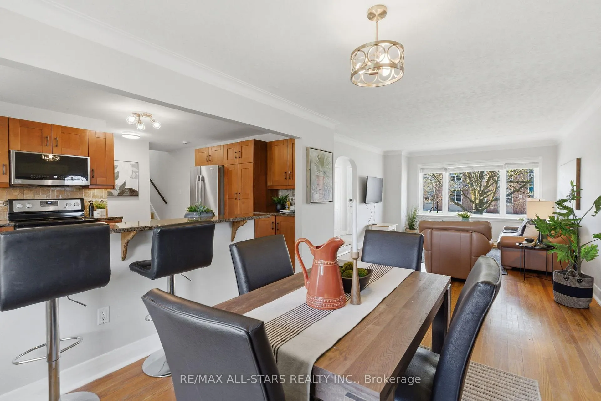 Photo 10 of 142 Planks Lane, Uxbridge — HOMEH
