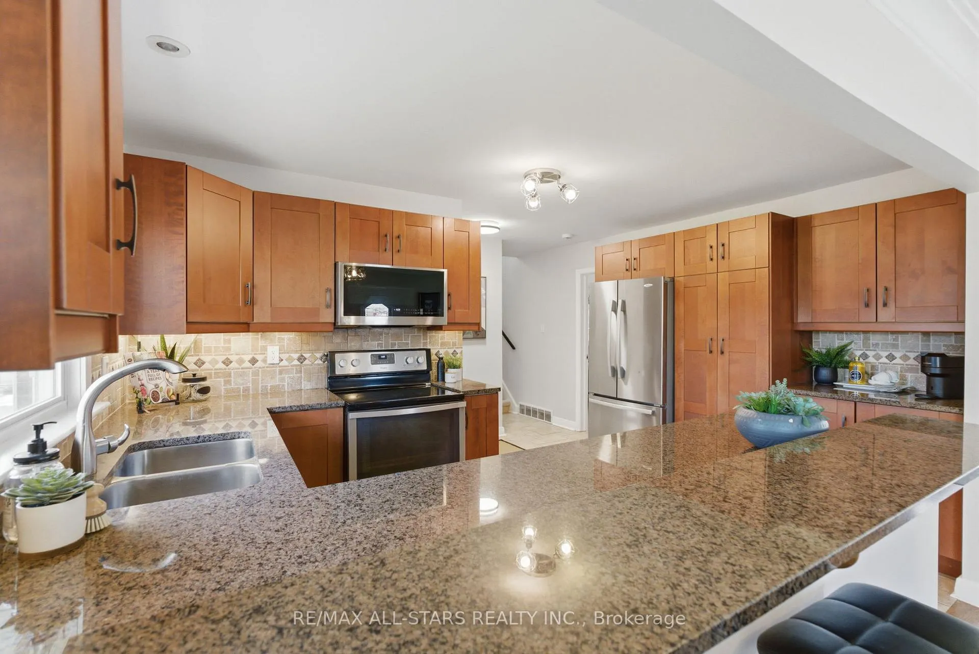 Photo 11 of 142 Planks Lane, Uxbridge — HOMEH