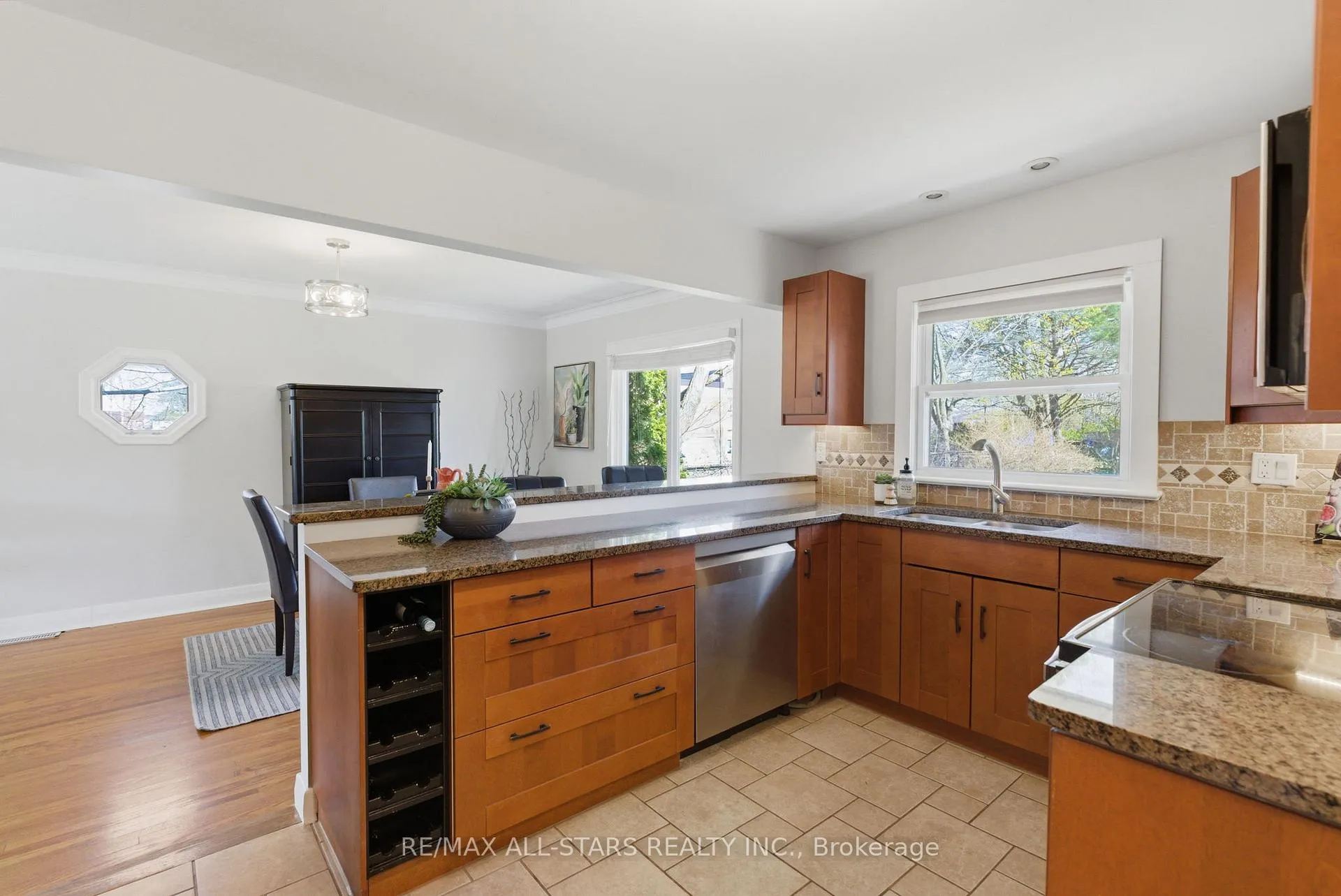 Photo 13 of 142 Planks Lane, Uxbridge — HOMEH