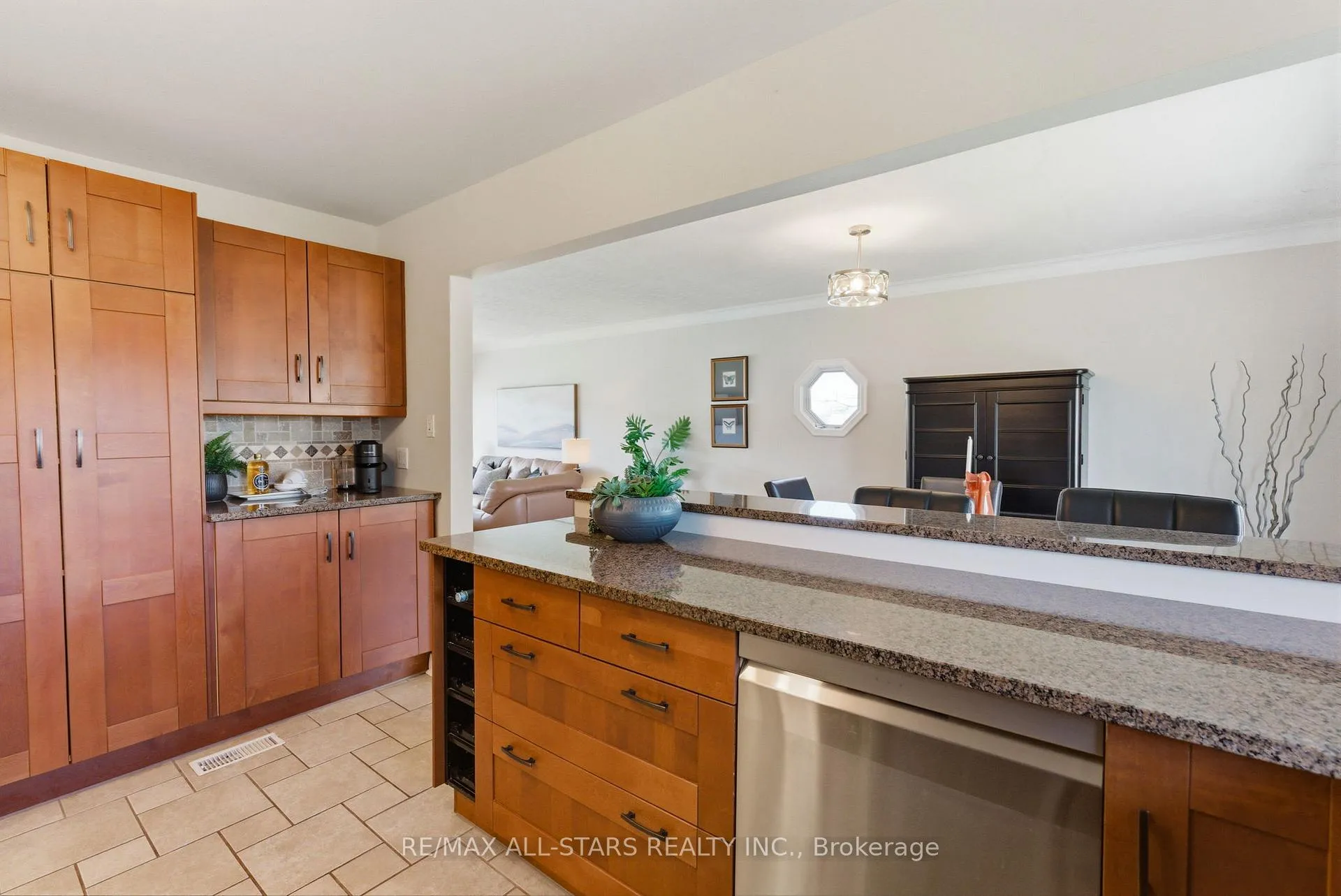 Photo 14 of 142 Planks Lane, Uxbridge — HOMEH