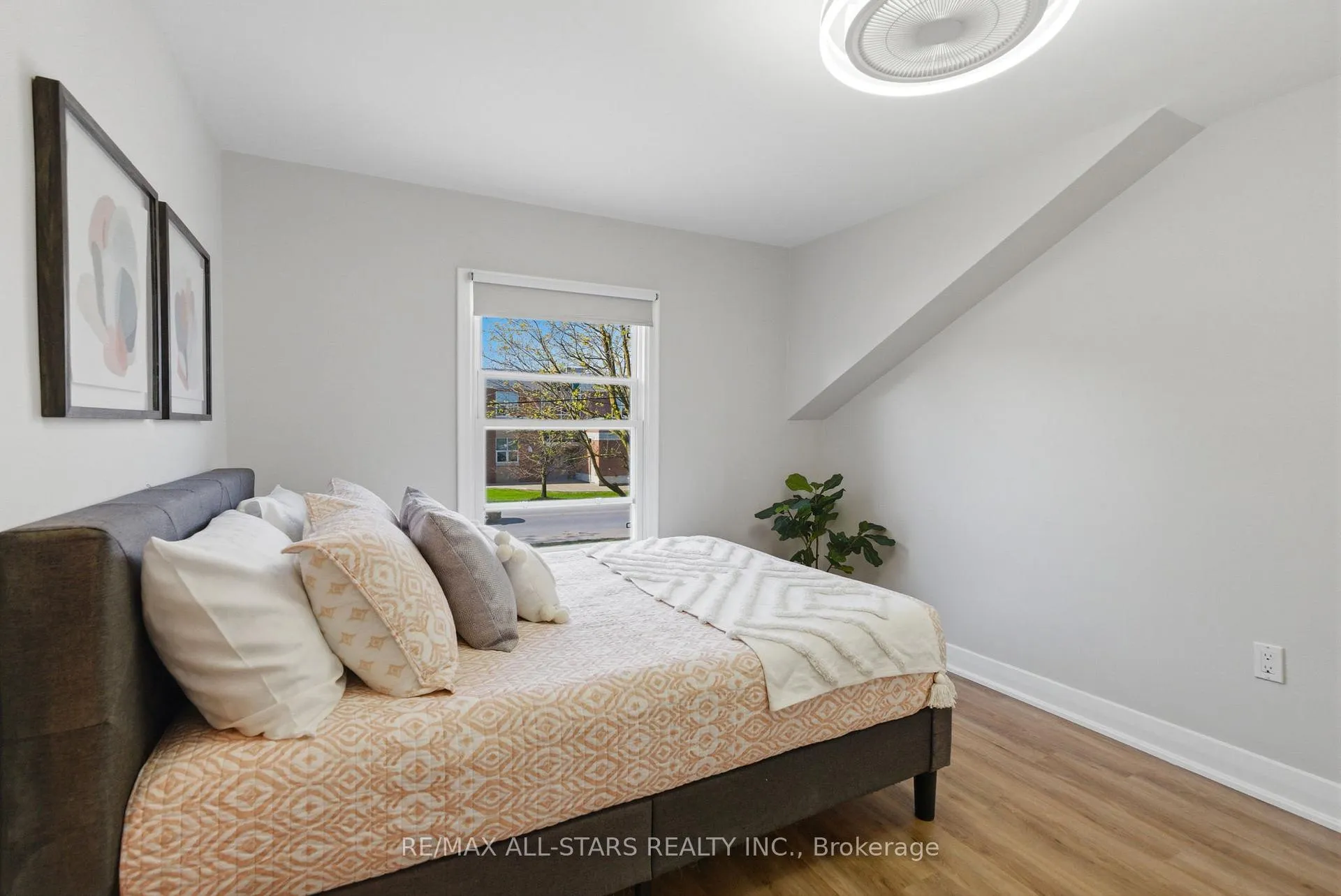 Photo 19 of 142 Planks Lane, Uxbridge — HOMEH