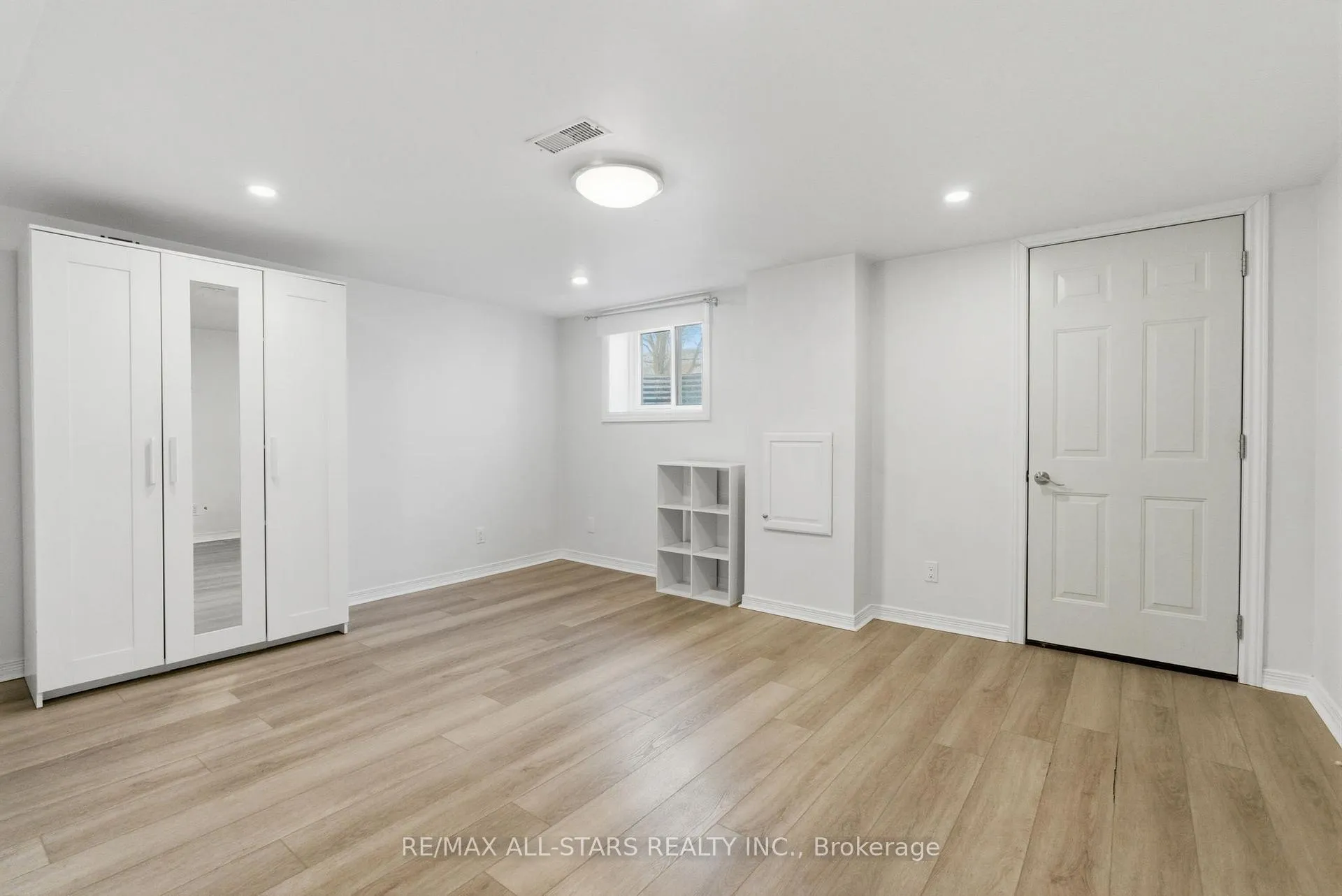 Photo 27 of 142 Planks Lane, Uxbridge — HOMEH