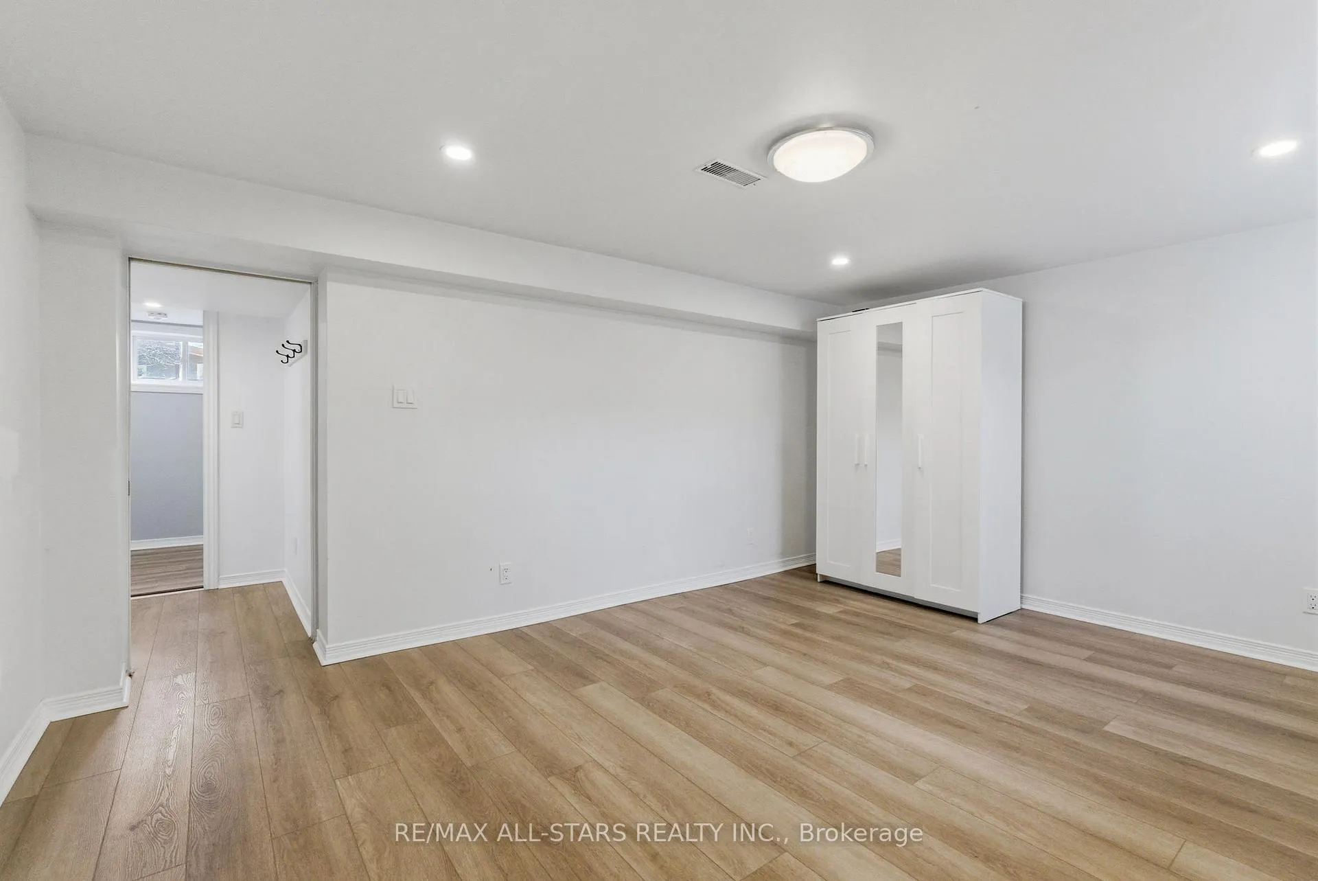 Photo 28 of 142 Planks Lane, Uxbridge — HOMEH