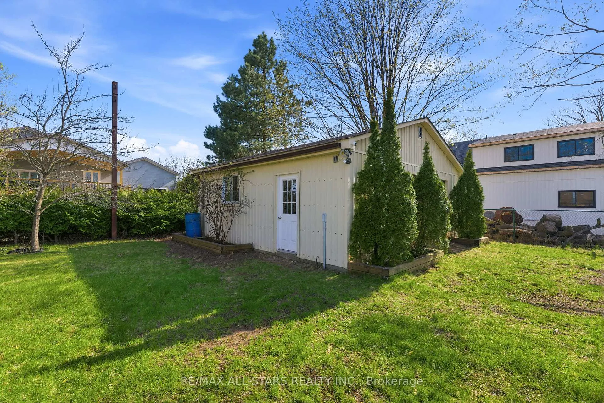 Photo 32 of 142 Planks Lane, Uxbridge — HOMEH
