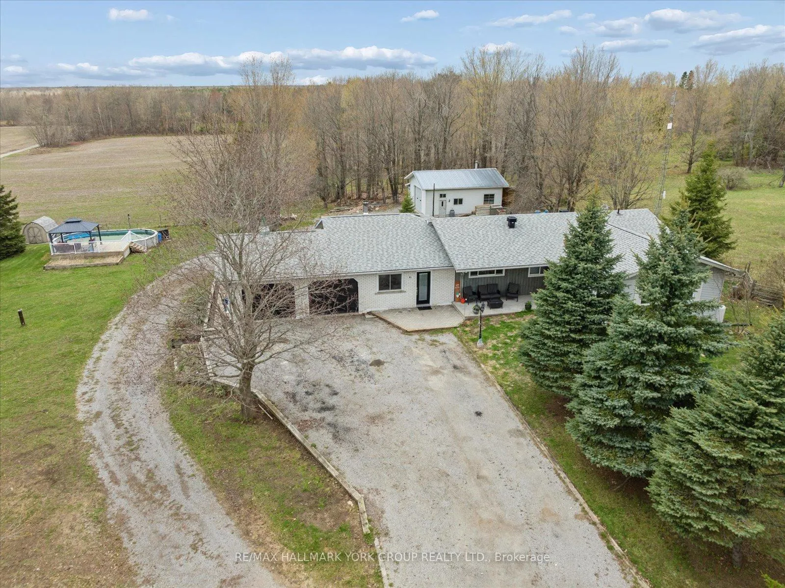 Front of 61 Concession Rd 3