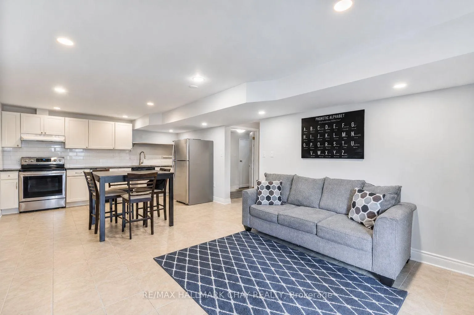 Photo 2 of Unit Lower, 196 Country Lane, Barrie, Painswick South — HOMEH