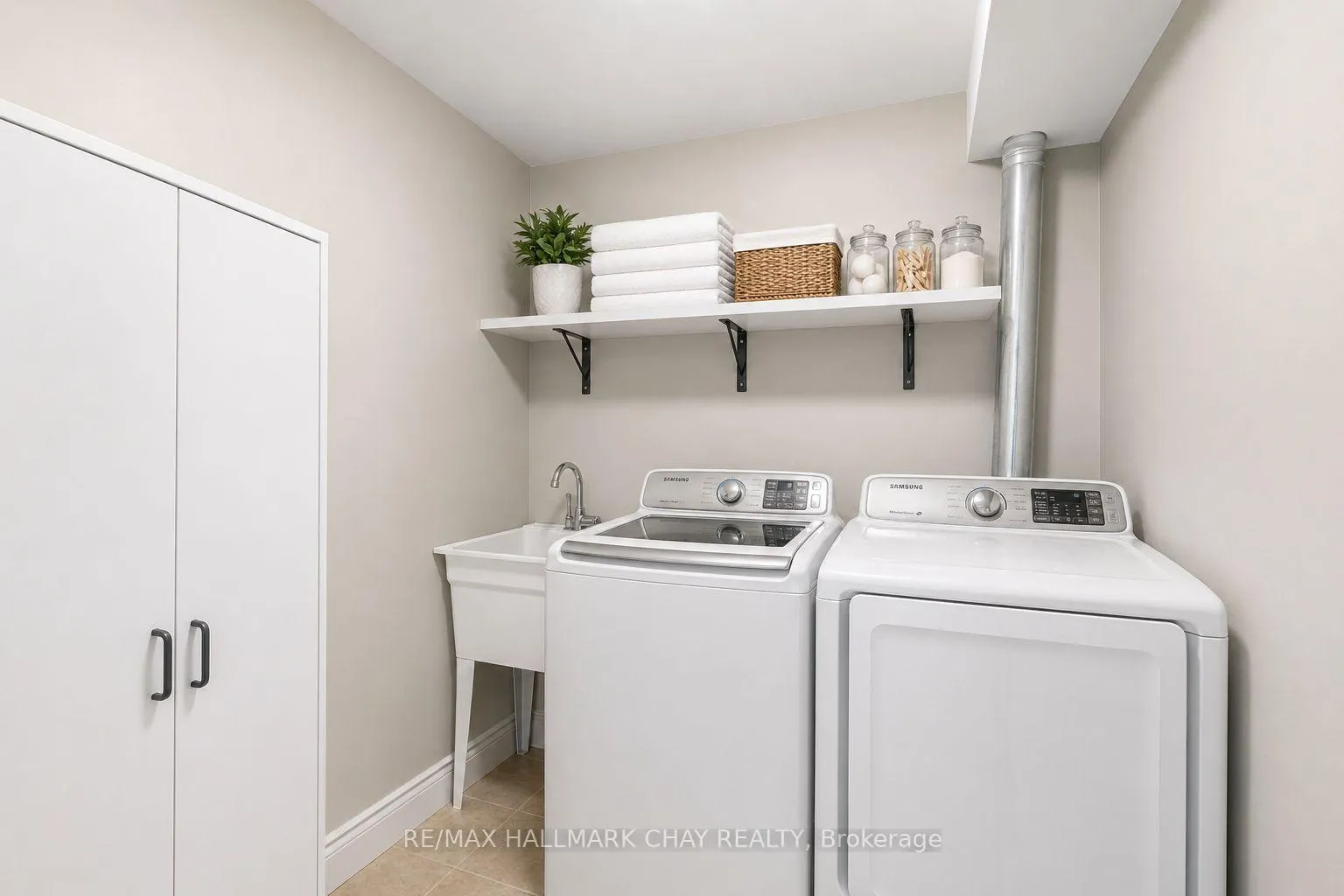 Photo 10 of Unit Lower, 196 Country Lane, Barrie, Painswick South — HOMEH