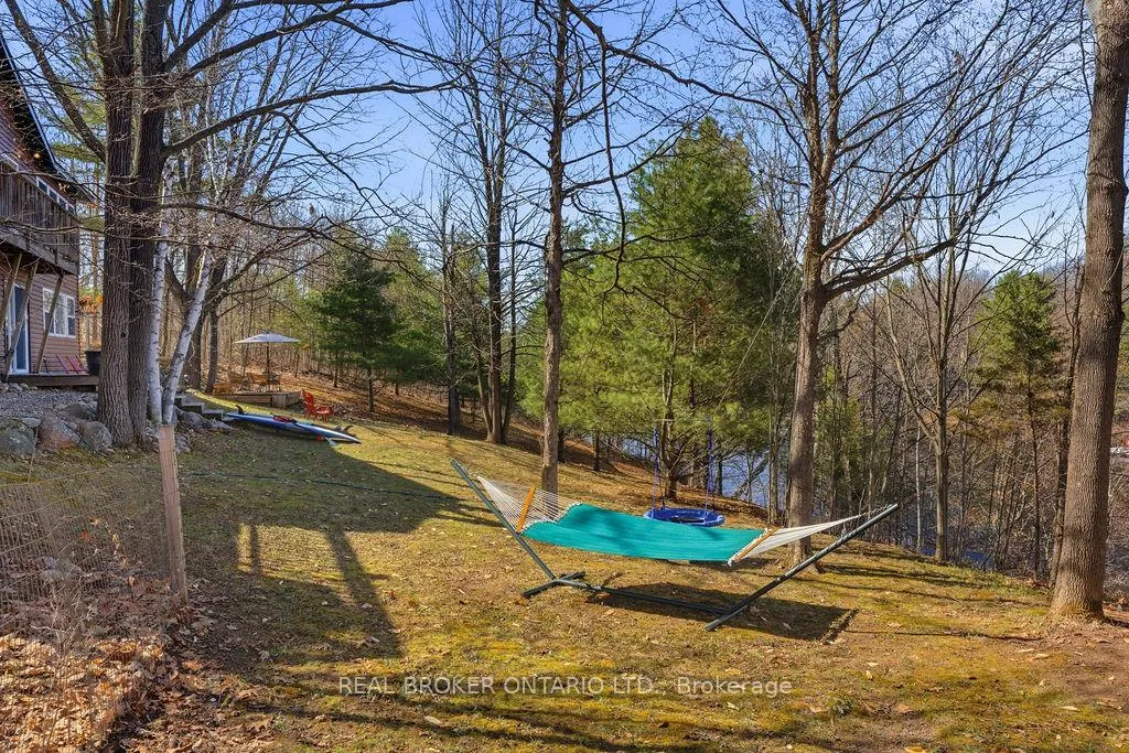 Photo 4 of 2225 Green Bay Road, Frontenac, Frontenac South — HOMEH