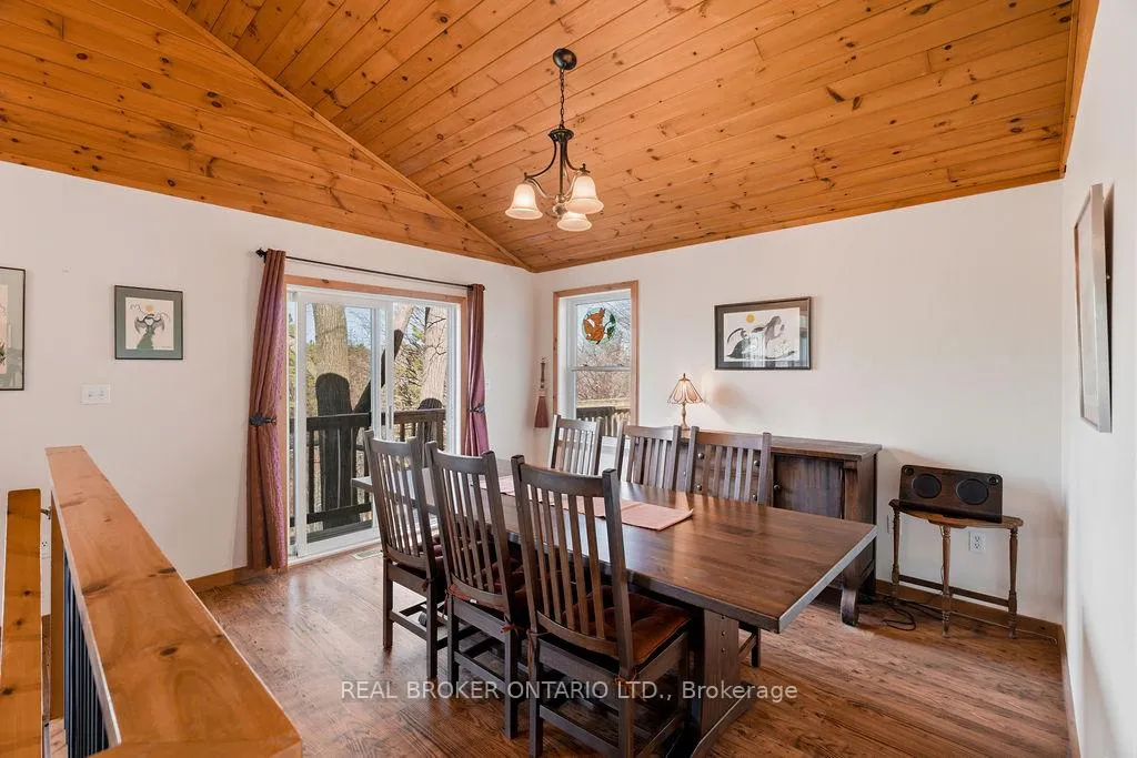Photo 12 of 2225 Green Bay Road, Frontenac, Frontenac South — HOMEH