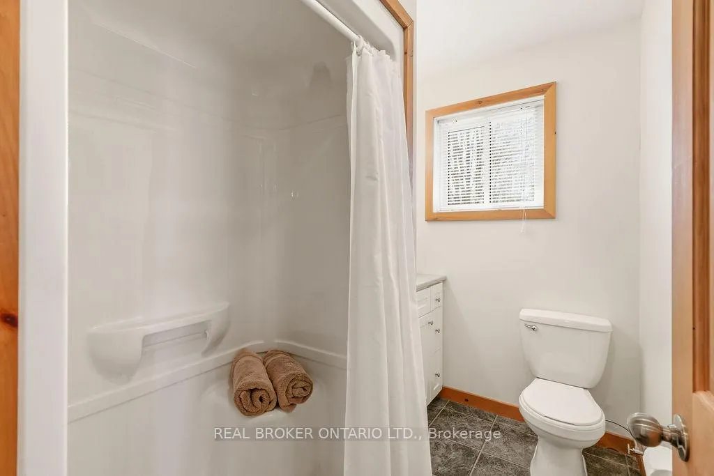 Photo 16 of 2225 Green Bay Road, Frontenac, Frontenac South — HOMEH