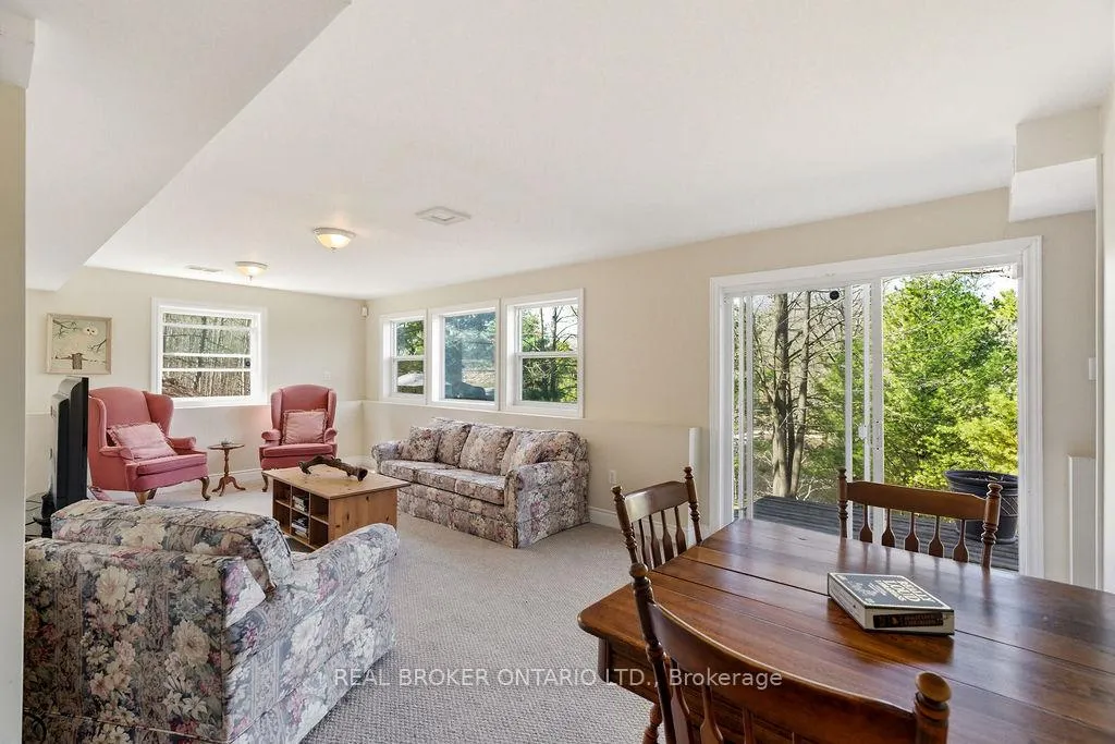 Photo 27 of 2225 Green Bay Road, Frontenac, Frontenac South — HOMEH