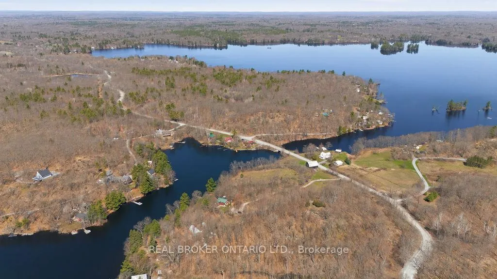 Photo 41 of 2225 Green Bay Road, Frontenac, Frontenac South — HOMEH