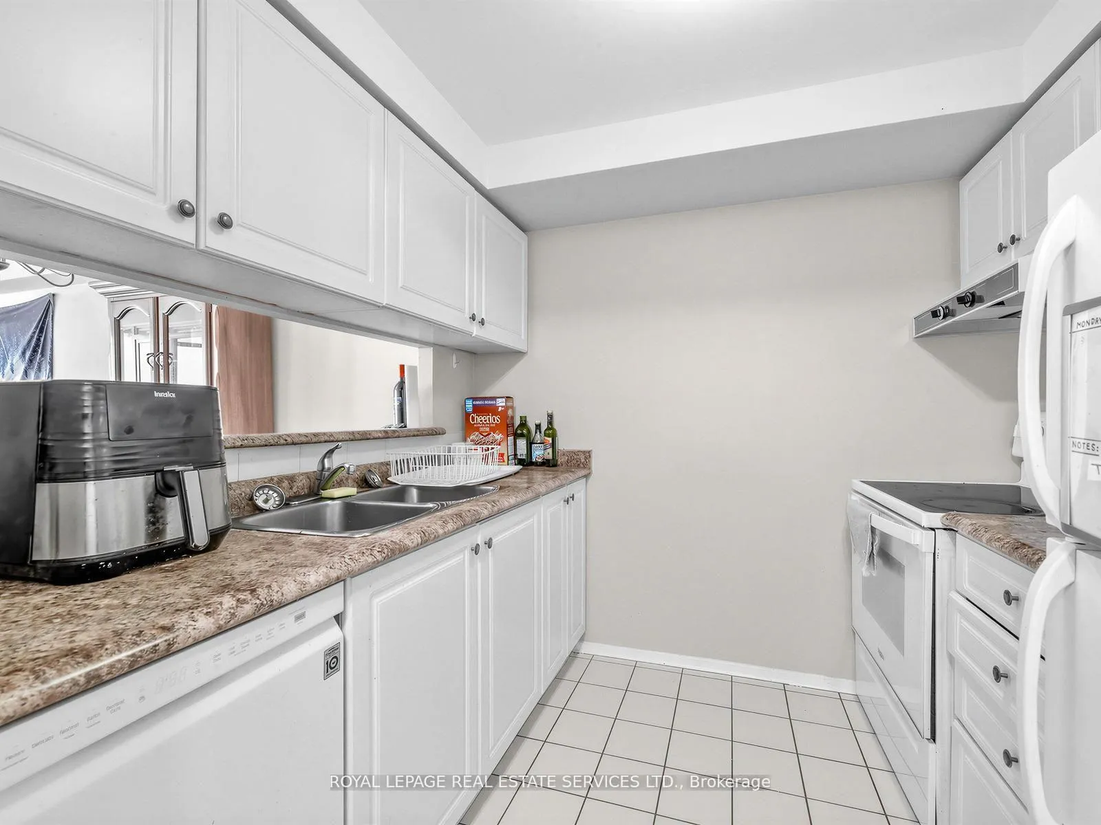 Photo 4 of Unit 310, 117 Gerrard Street E, Toronto, Church-Yonge Corridor — HOMEH