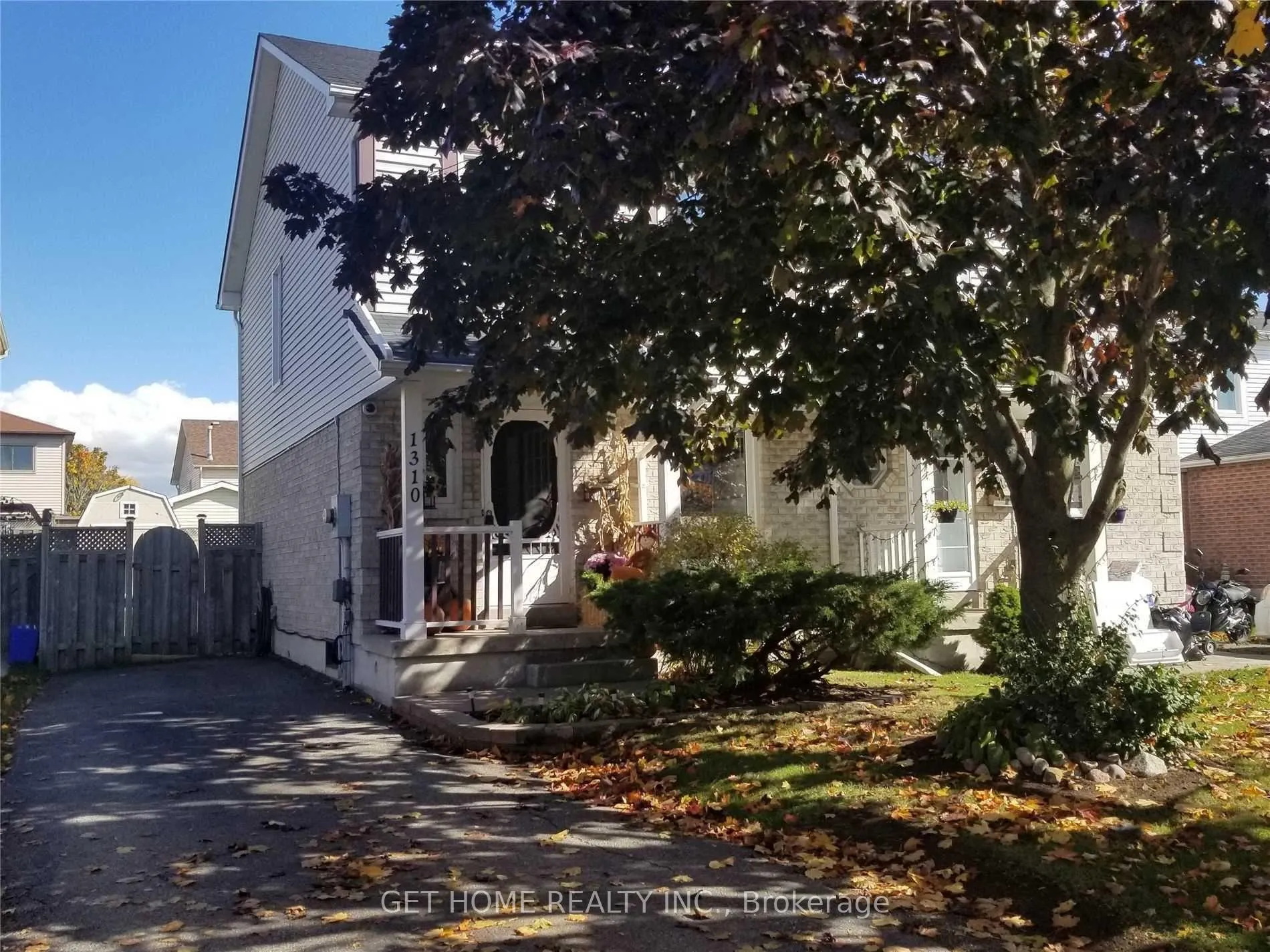 Photo 3 of 1310 Charter Crescent, Oshawa, Lakeview — HOMEH