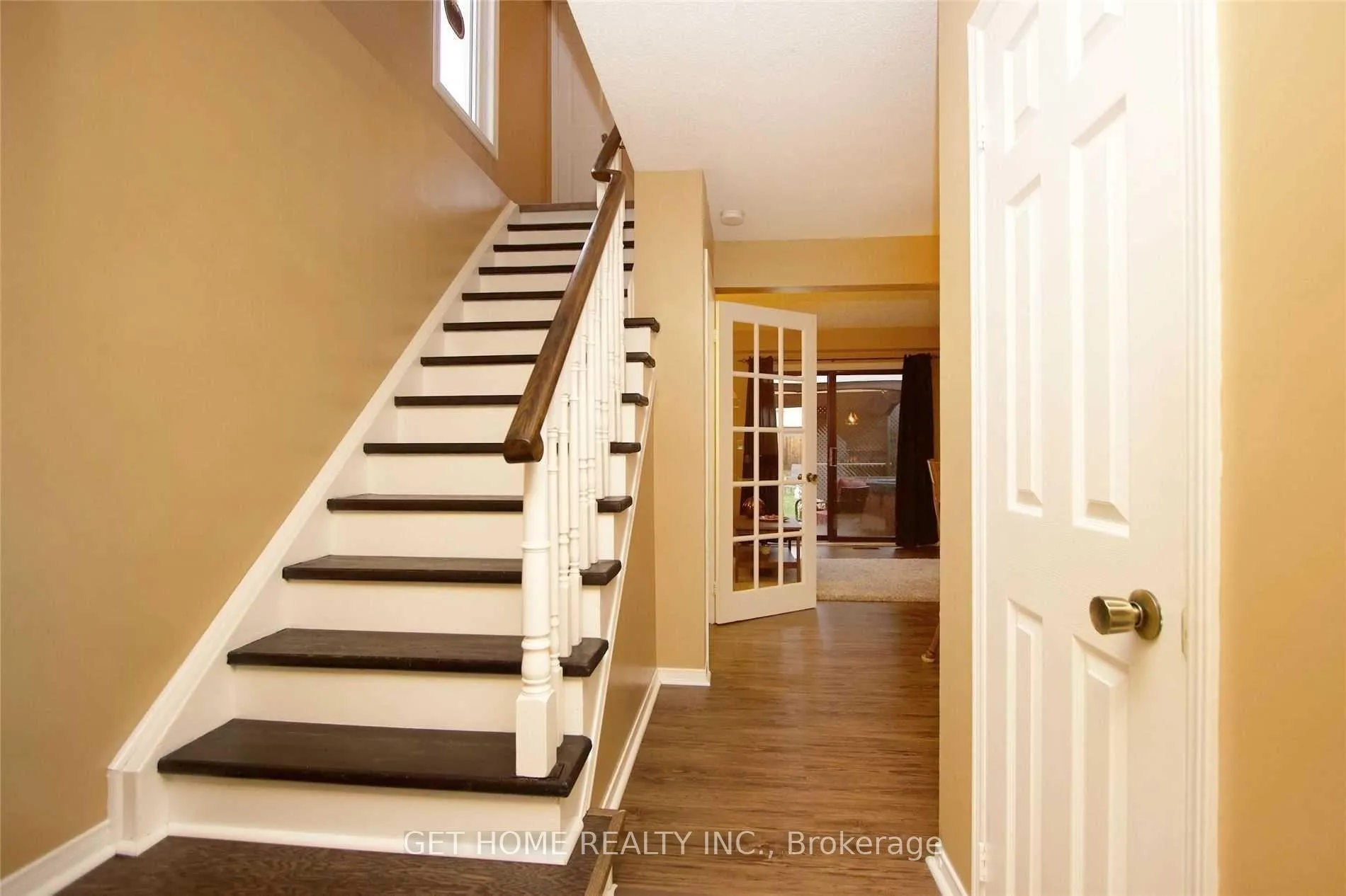 Photo 7 of 1310 Charter Crescent, Oshawa, Lakeview — HOMEH