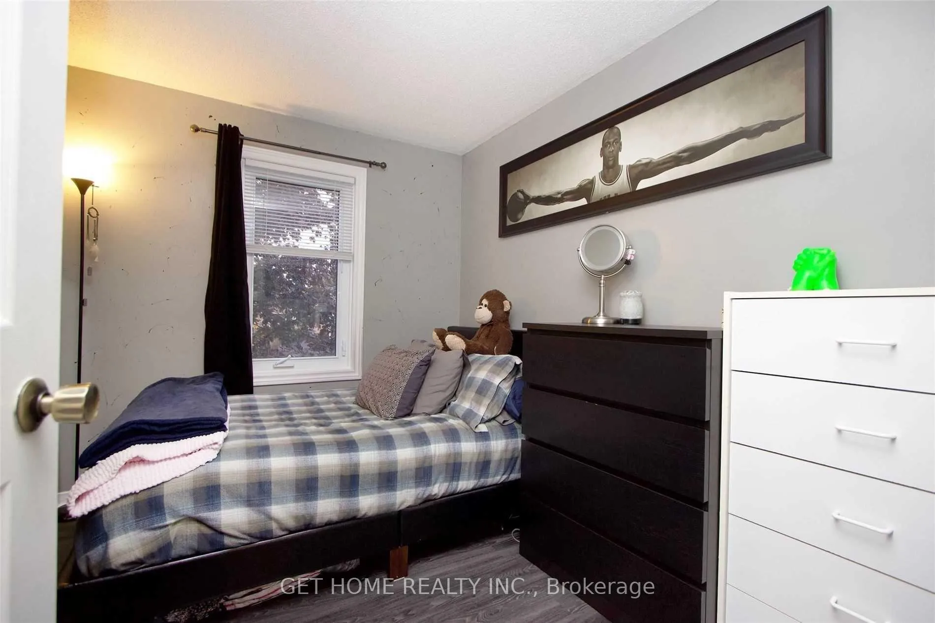 Photo 19 of 1310 Charter Crescent, Oshawa, Lakeview — HOMEH