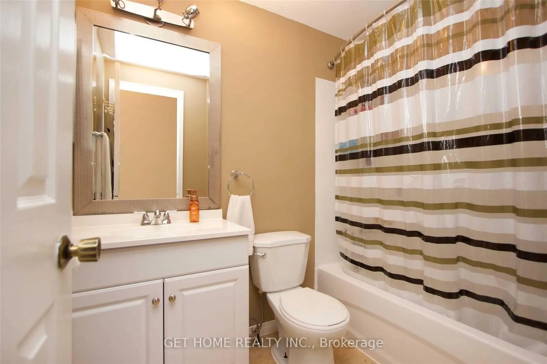 Photo 20 of 1310 Charter Crescent, Oshawa, Lakeview — HOMEH