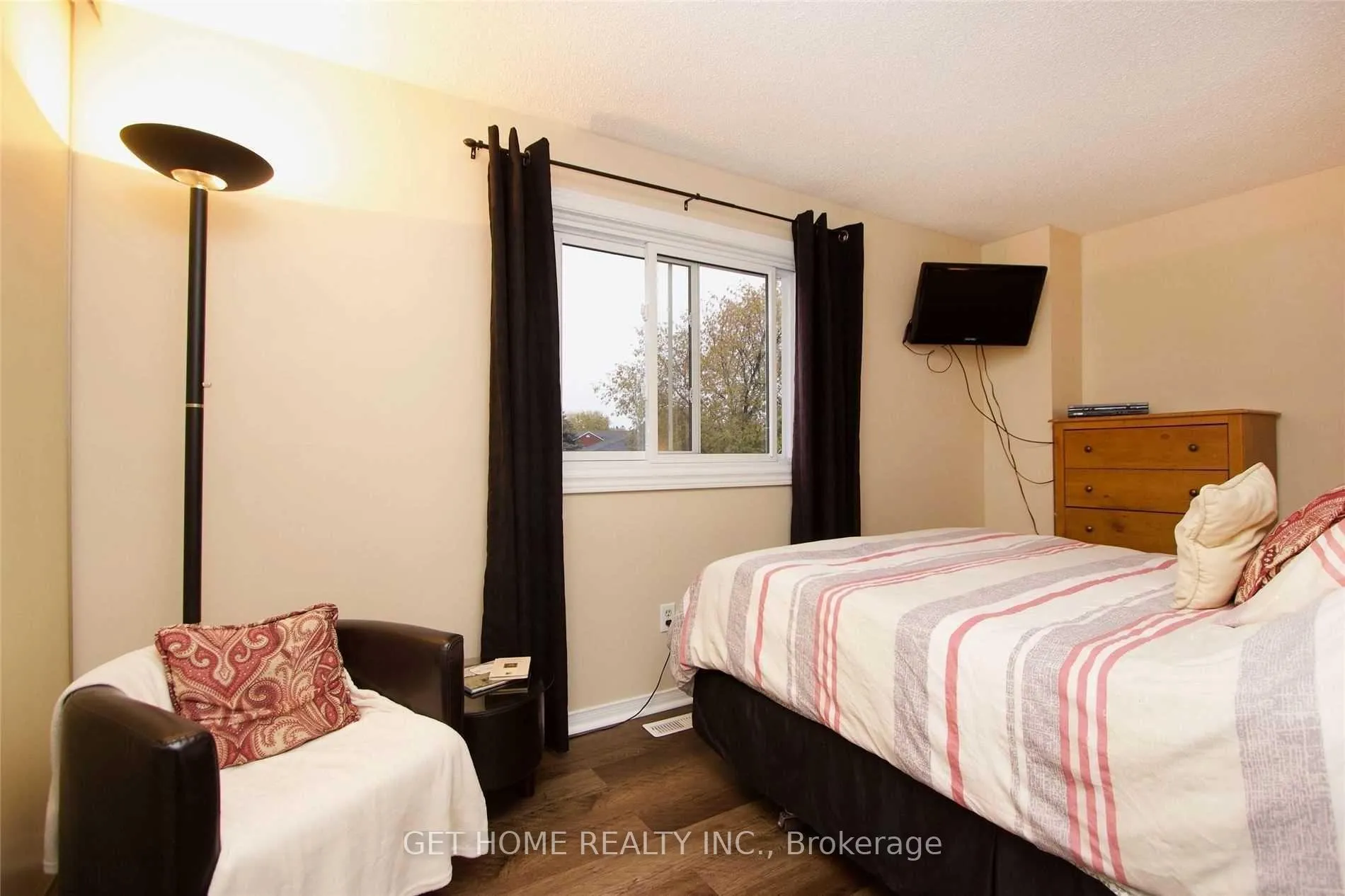 Photo 22 of 1310 Charter Crescent, Oshawa, Lakeview — HOMEH
