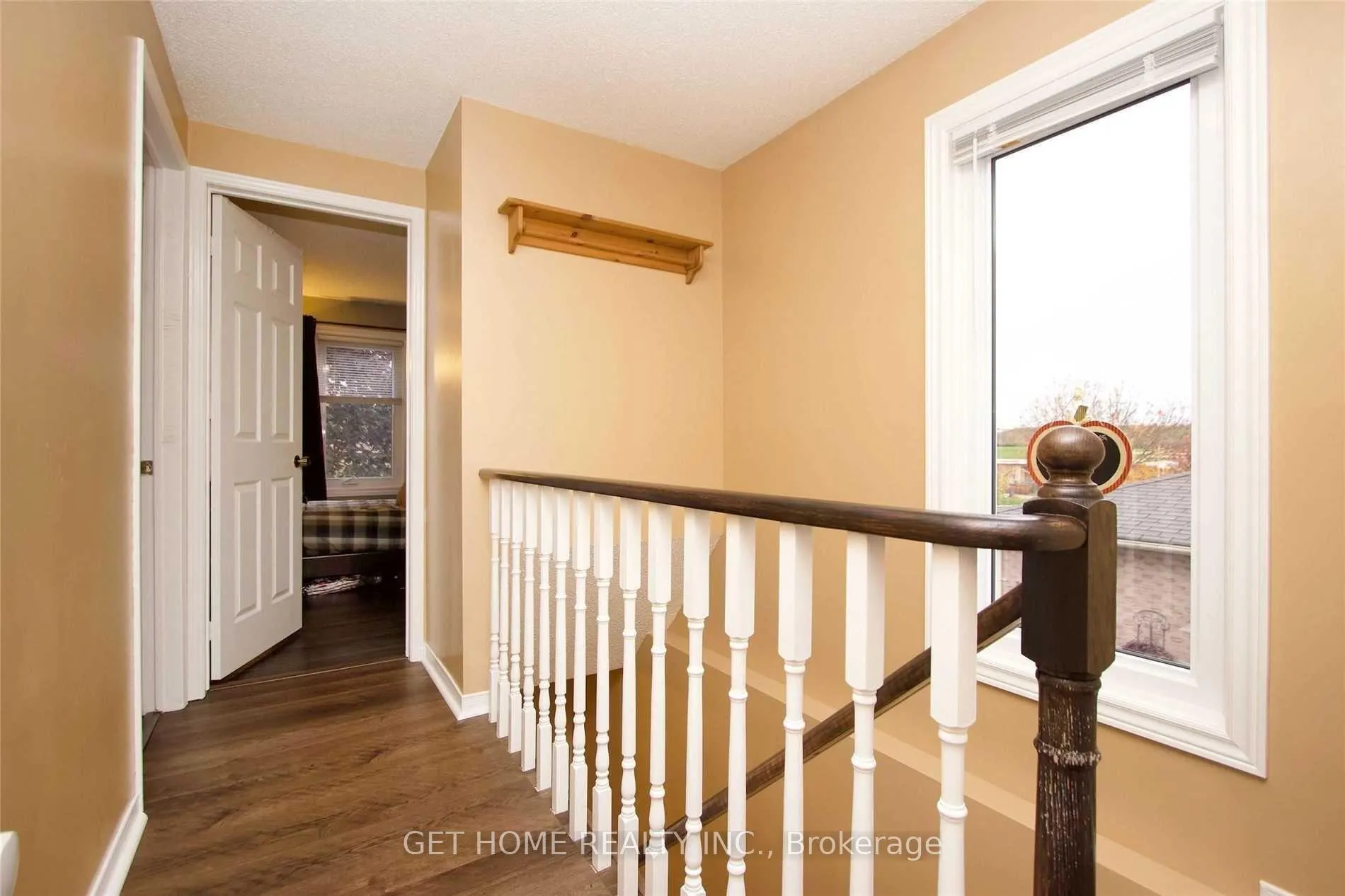 Photo 24 of 1310 Charter Crescent, Oshawa, Lakeview — HOMEH
