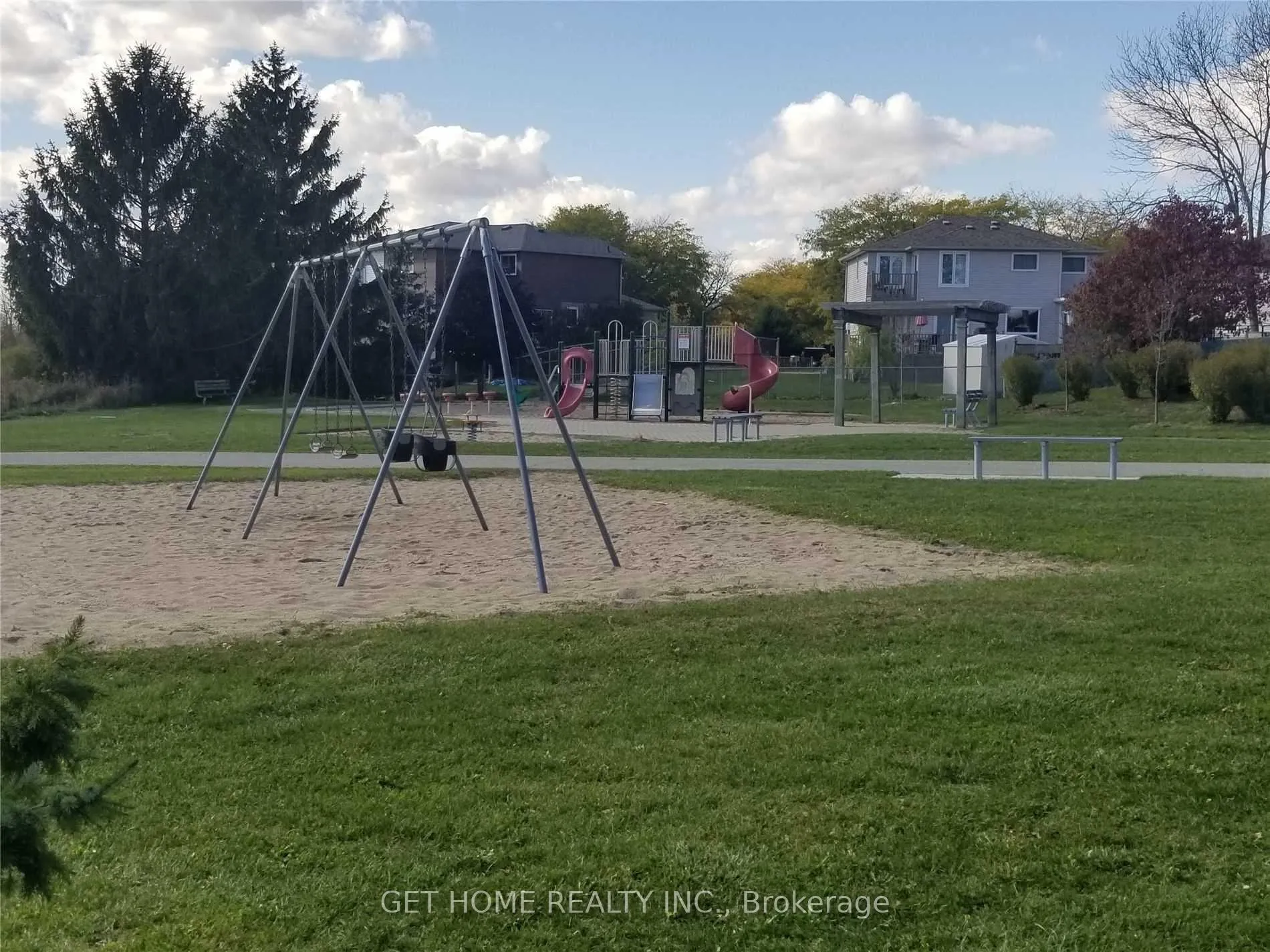 Photo 32 of 1310 Charter Crescent, Oshawa, Lakeview — HOMEH