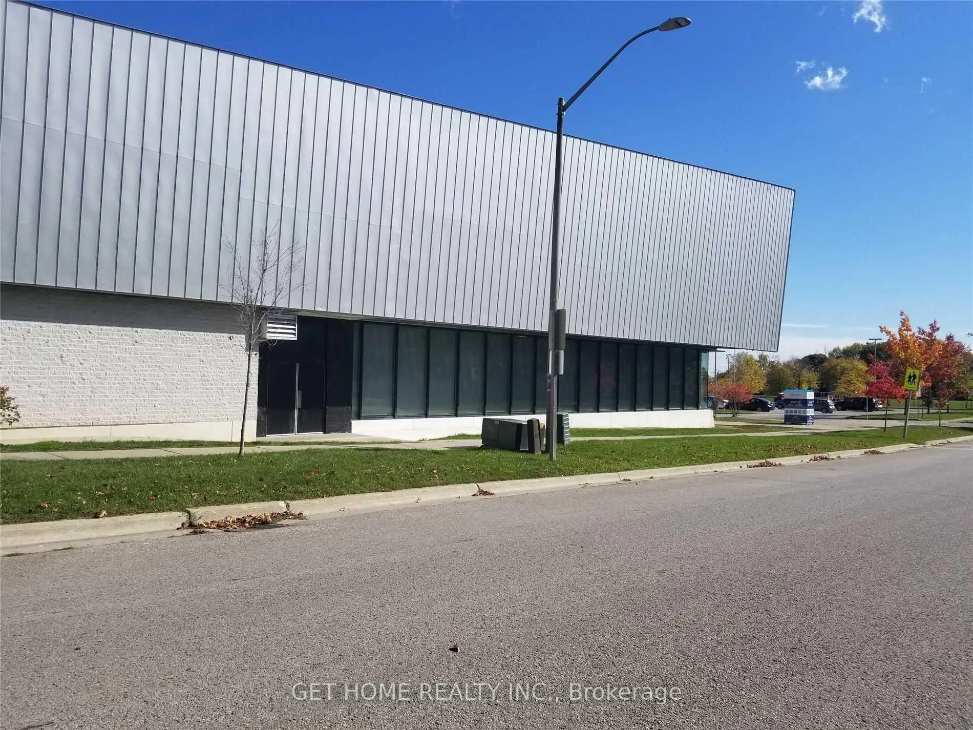 Photo 36 of 1310 Charter Crescent, Oshawa, Lakeview — HOMEH