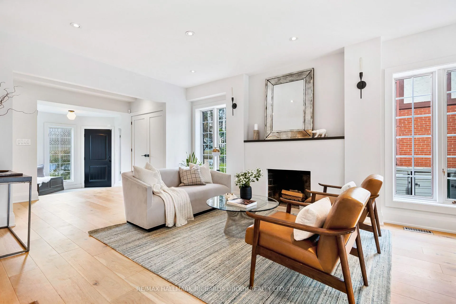 Photo 4 of 27 Bracken Avenue, Toronto, The Beaches — HOMEH