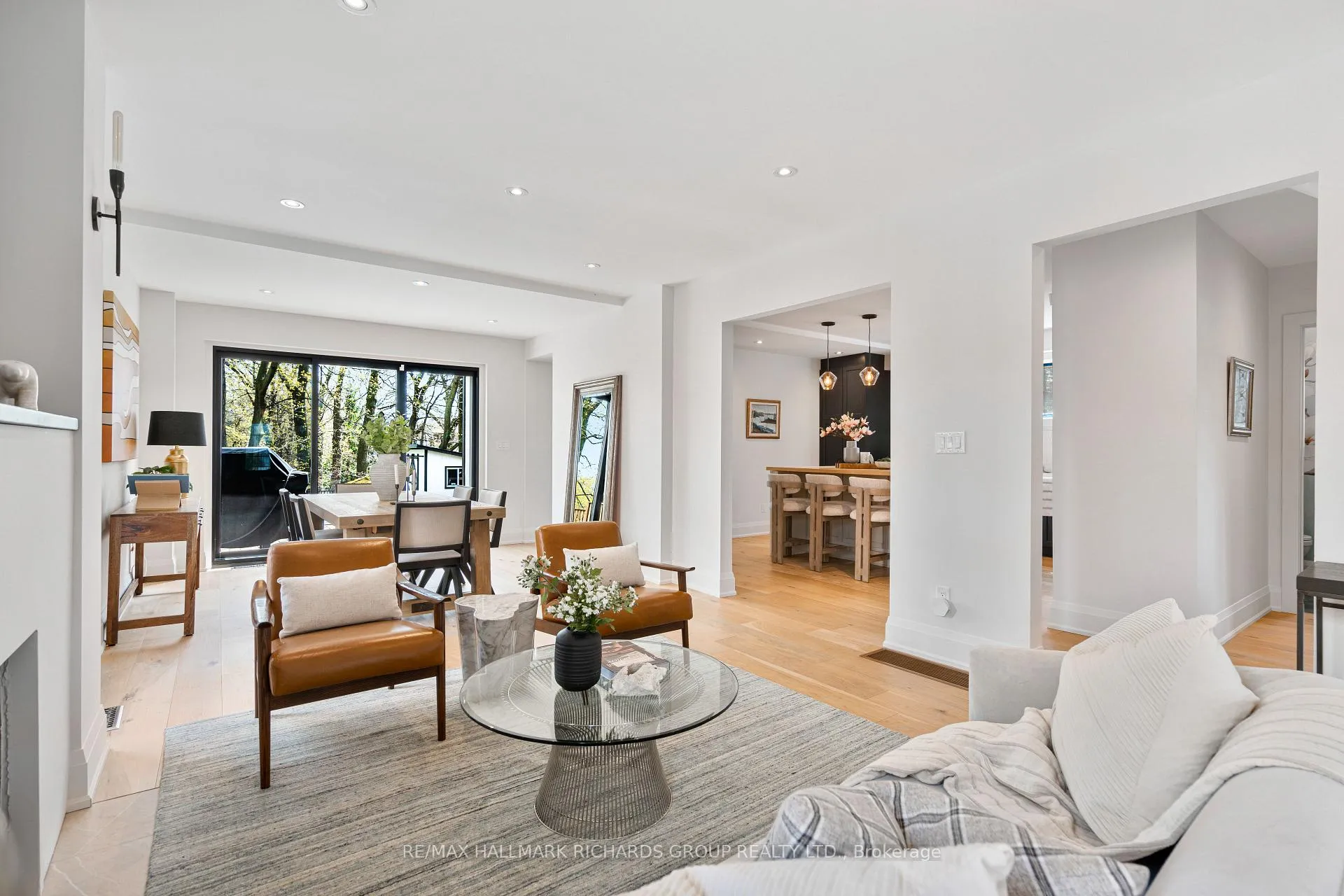 Photo 5 of 27 Bracken Avenue, Toronto, The Beaches — HOMEH