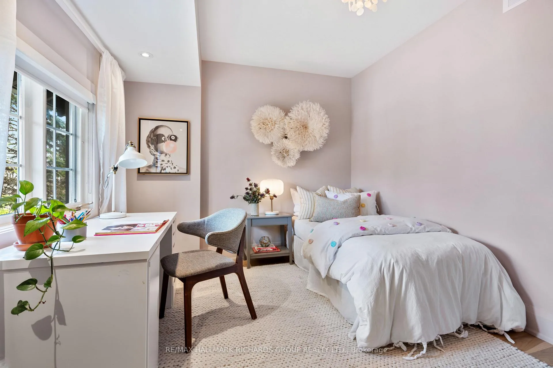 Photo 15 of 27 Bracken Avenue, Toronto, The Beaches — HOMEH