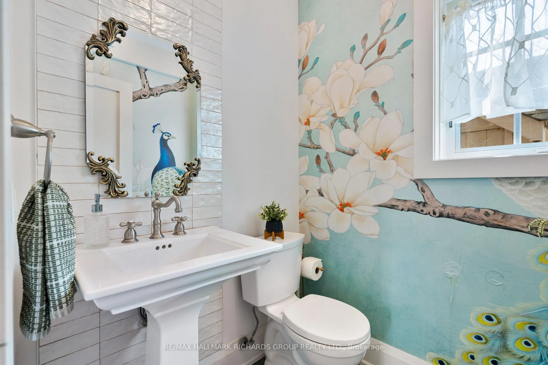 Photo 18 of 27 Bracken Avenue, Toronto, The Beaches — HOMEH