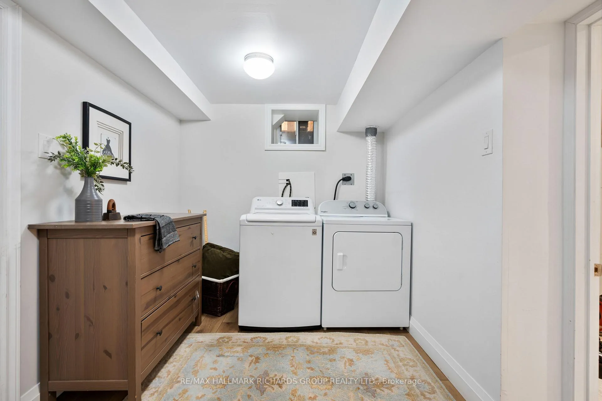 Photo 23 of 27 Bracken Avenue, Toronto, The Beaches — HOMEH