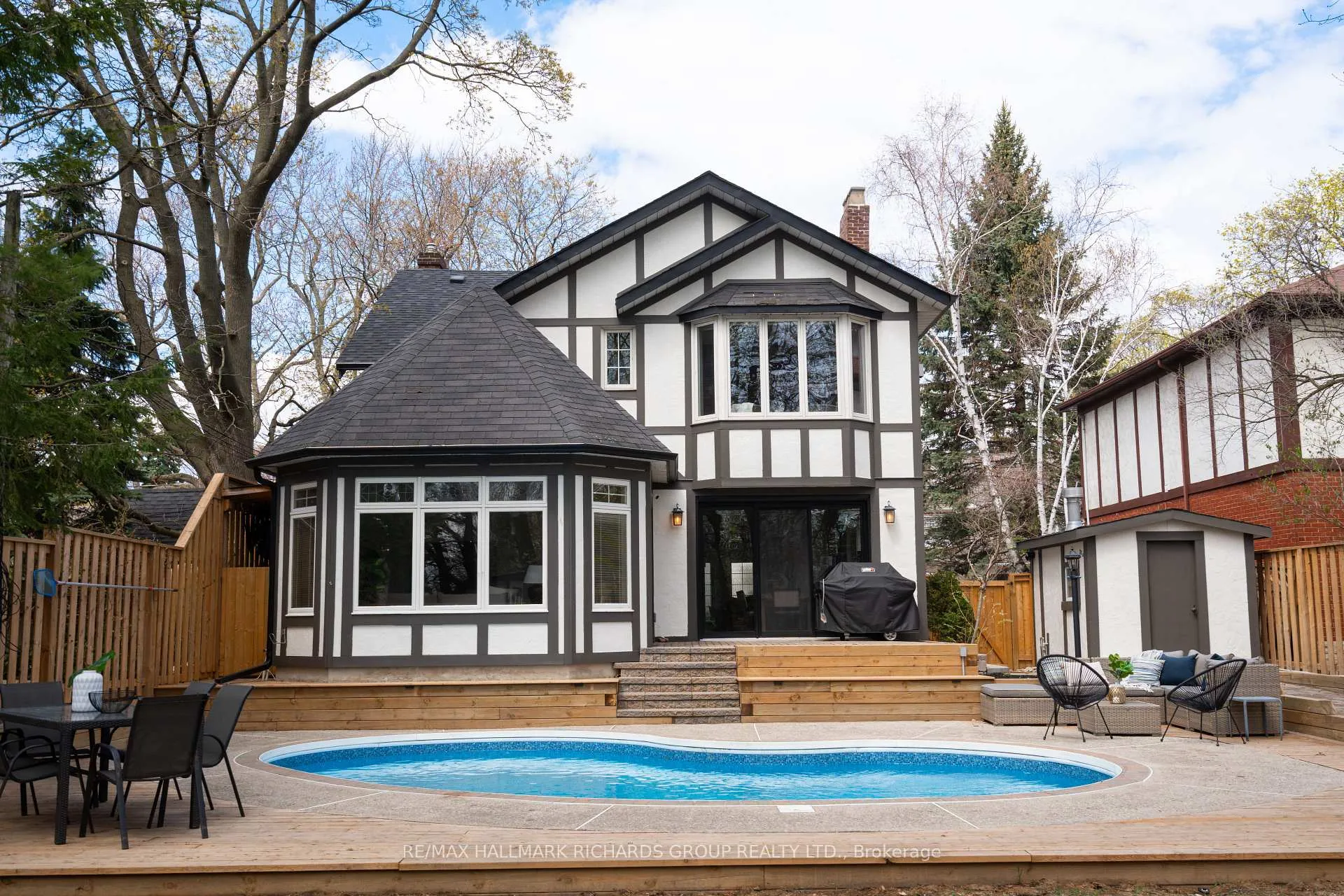 Photo 25 of 27 Bracken Avenue, Toronto, The Beaches — HOMEH