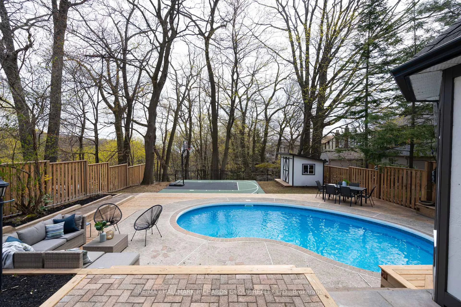 Photo 26 of 27 Bracken Avenue, Toronto, The Beaches — HOMEH
