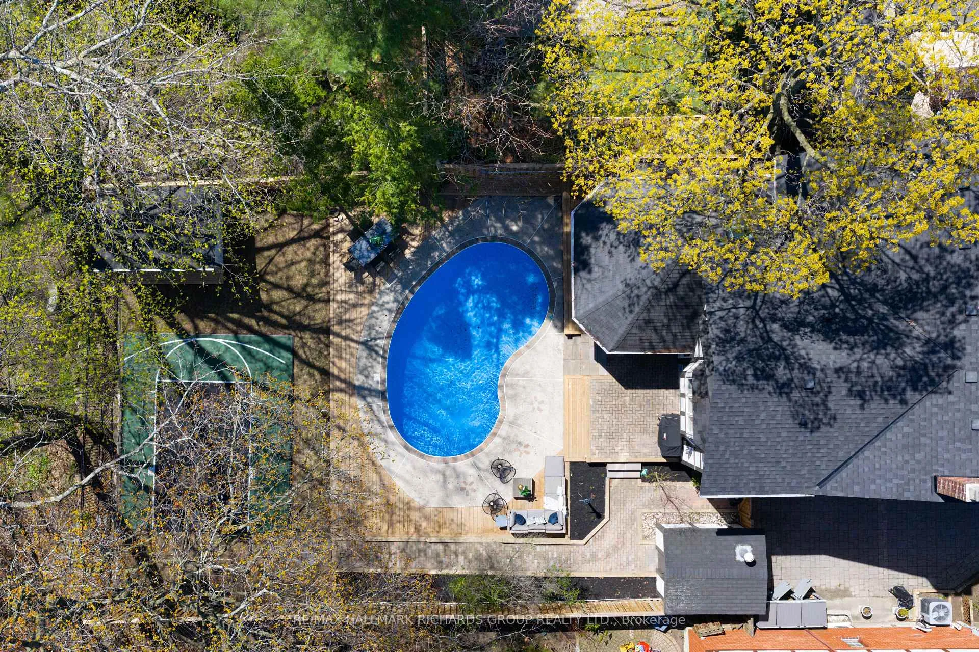 Photo 30 of 27 Bracken Avenue, Toronto, The Beaches — HOMEH