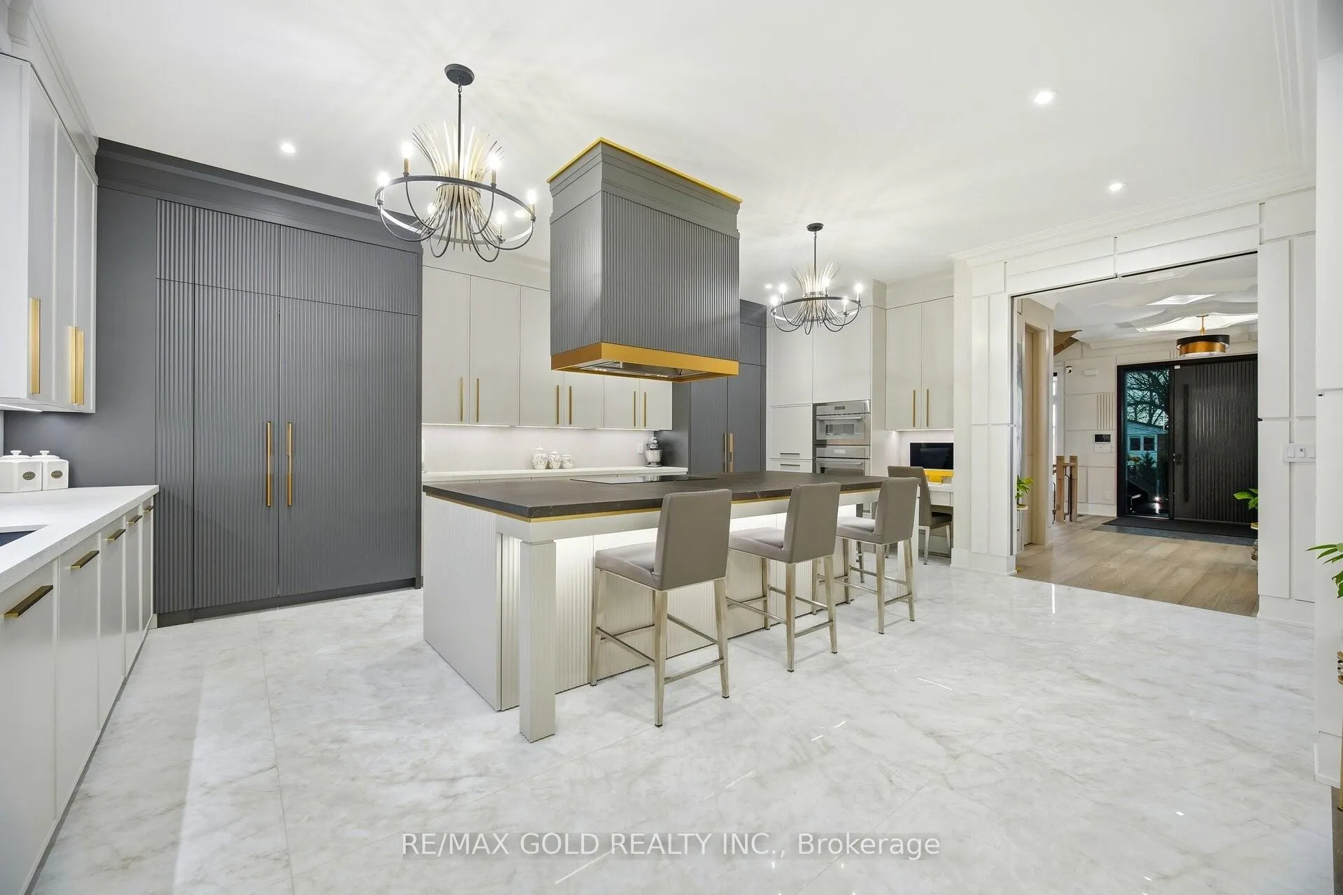 Photo 6 of 28 William Street, Caledon, Bolton West — HOMEH