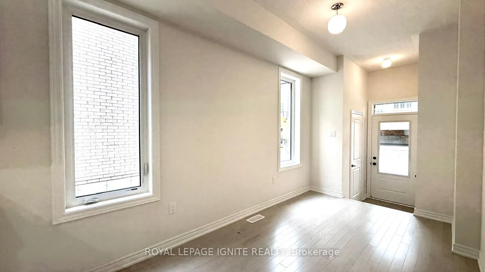 Photo 4 of 1234 Elizabeth Mackenzie Drive, Pickering, Rural Pickering — HOMEH