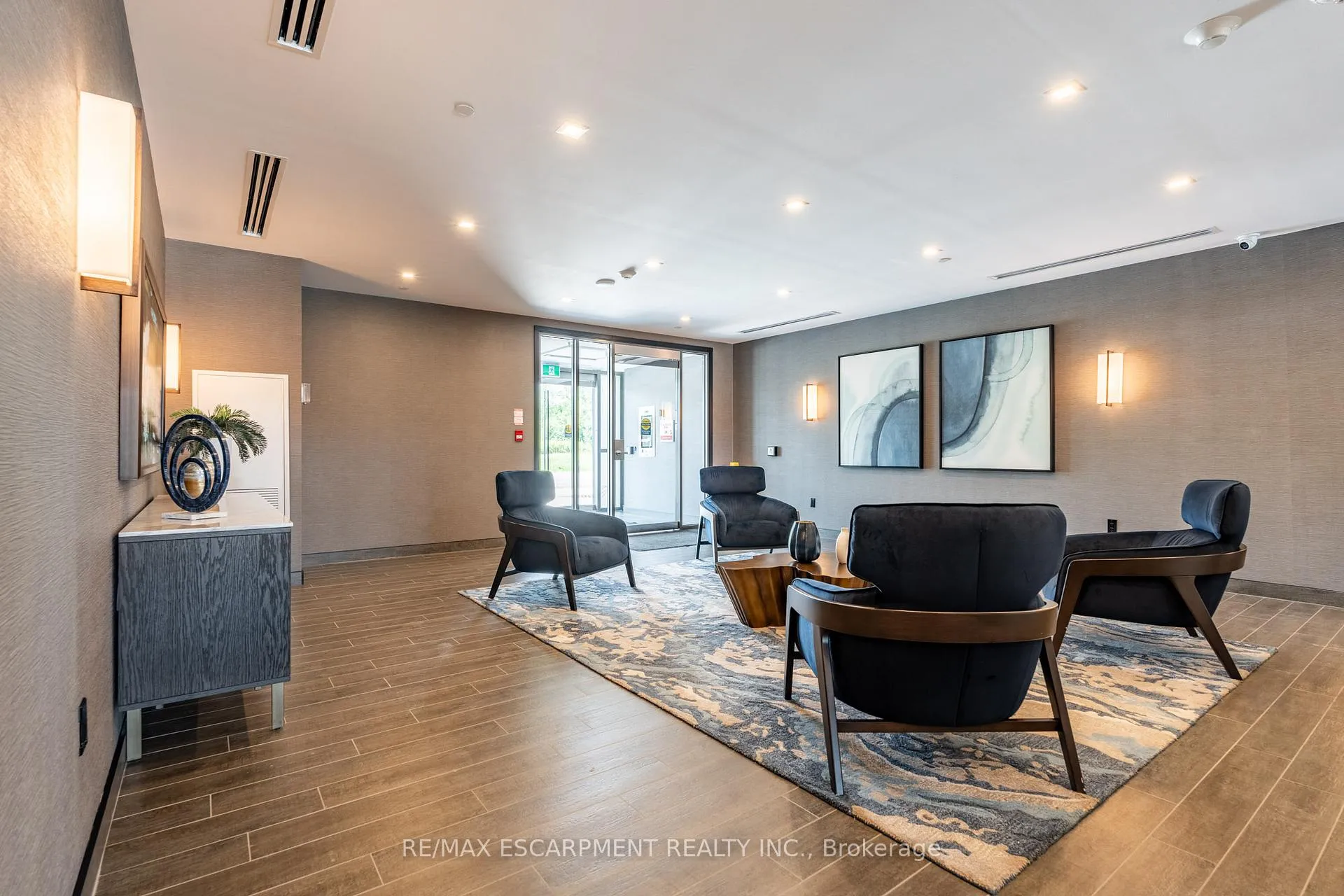 Photo 6 of Unit 225, 470 Dundas Street E, Hamilton, Waterdown — HOMEH