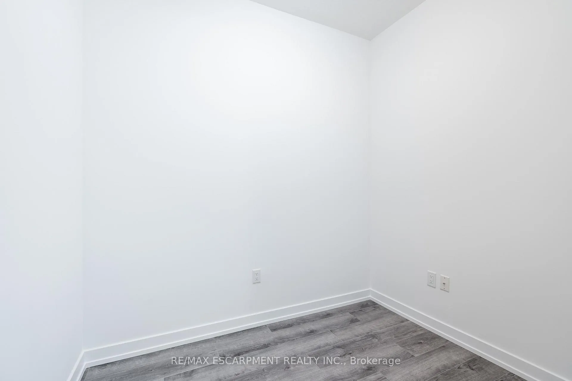 Photo 10 of Unit 225, 470 Dundas Street E, Hamilton, Waterdown — HOMEH