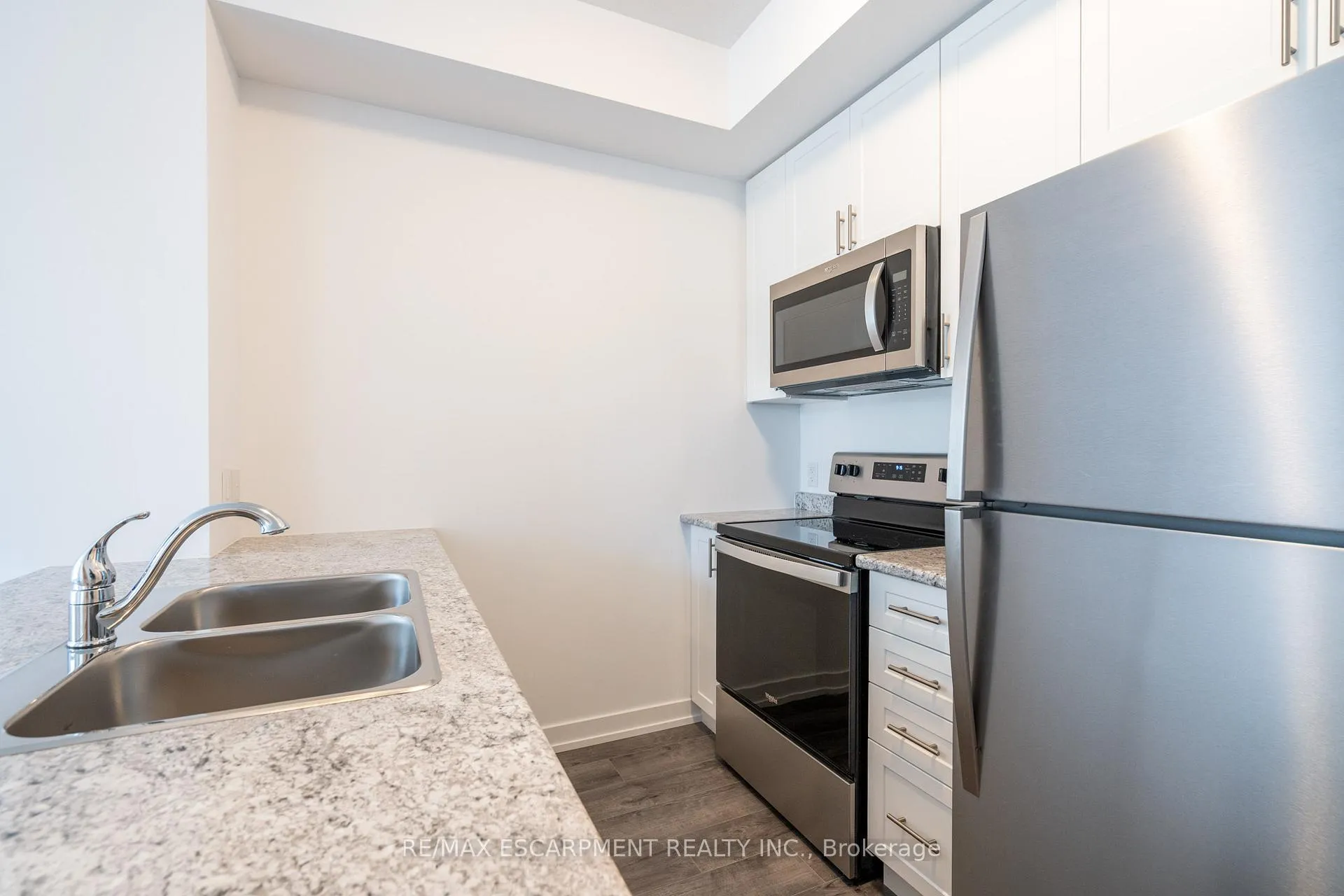 Photo 12 of Unit 225, 470 Dundas Street E, Hamilton, Waterdown — HOMEH