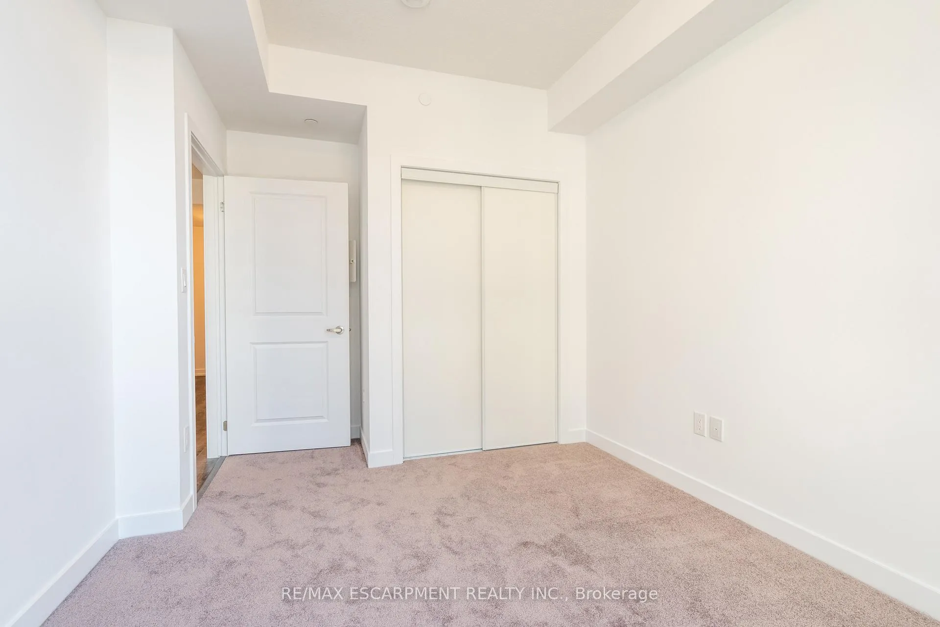 Photo 16 of Unit 225, 470 Dundas Street E, Hamilton, Waterdown — HOMEH