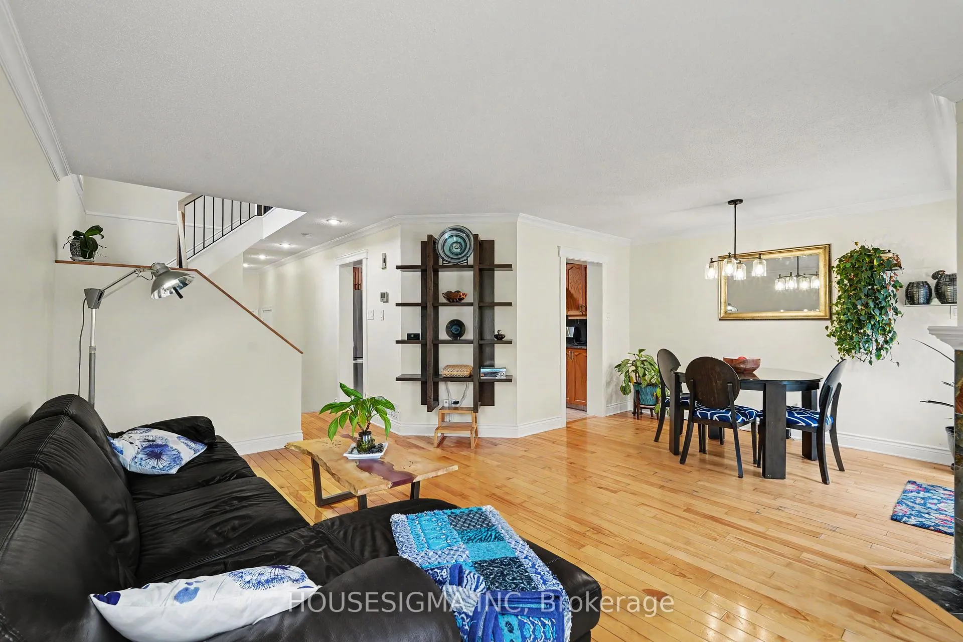 Photo 8 of 100 Flowertree Crescent, Ottawa, Kanata - Emerald Meadows/Trailwest — HOMEH