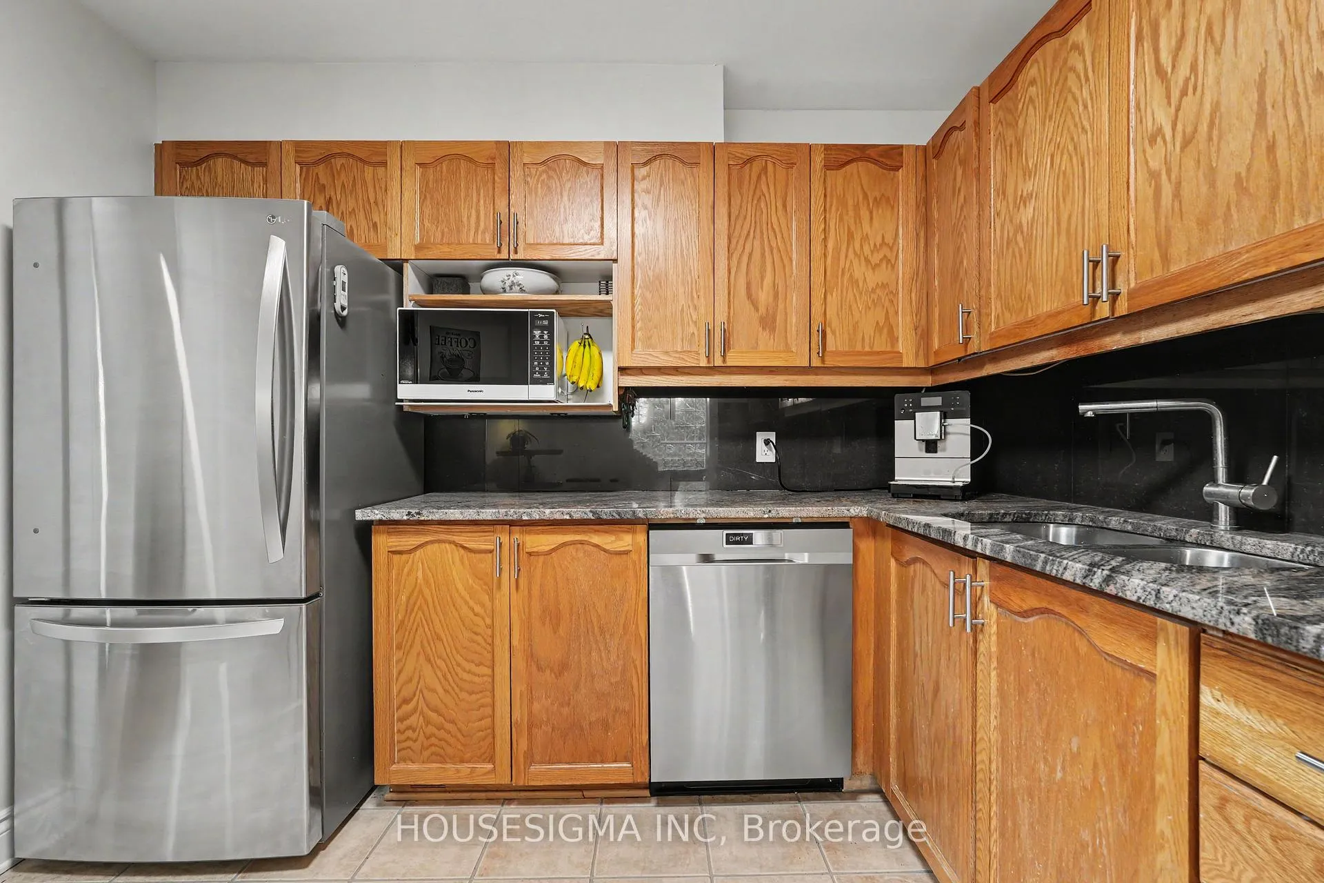 Photo 14 of 100 Flowertree Crescent, Ottawa, Kanata - Emerald Meadows/Trailwest — HOMEH
