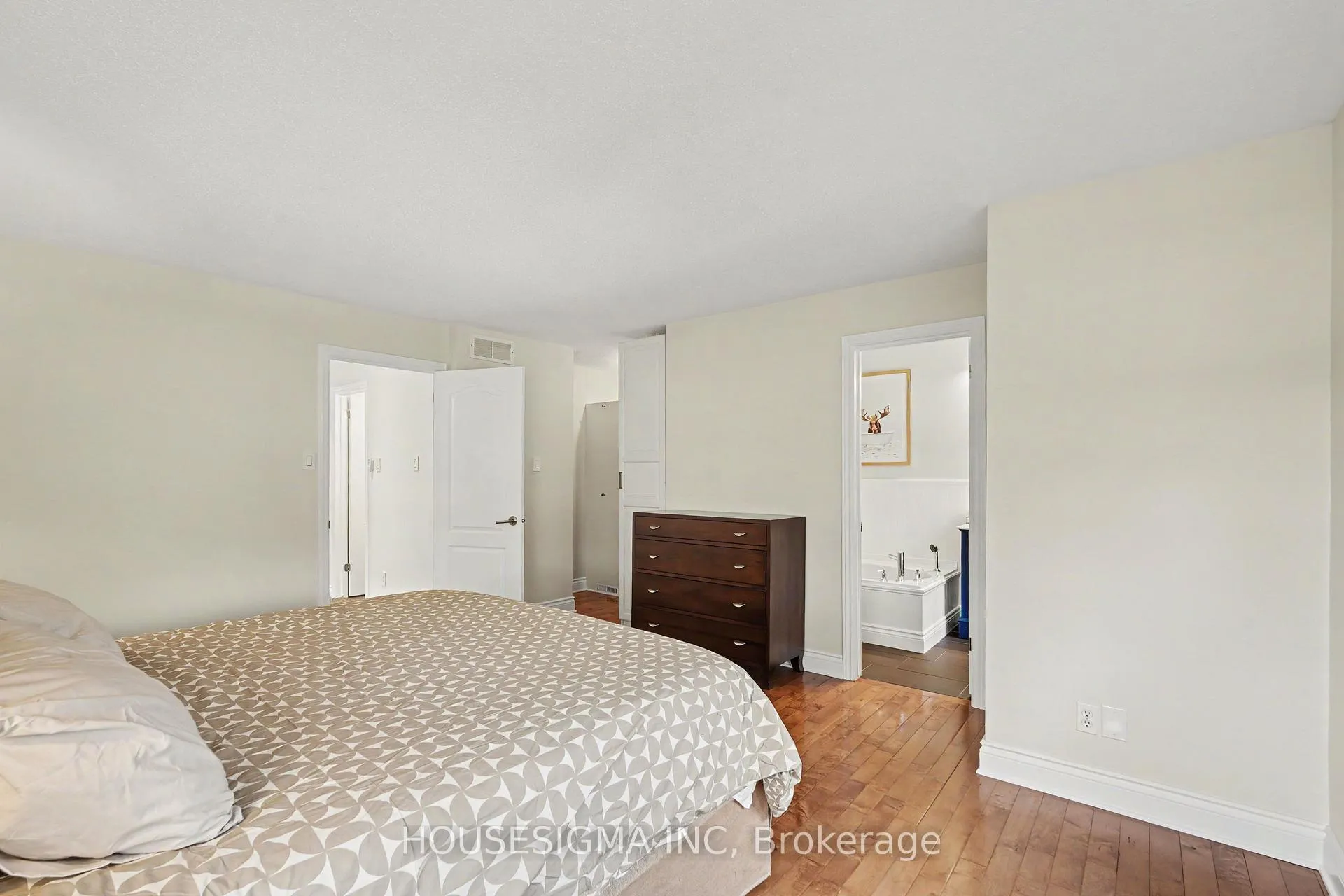Photo 18 of 100 Flowertree Crescent, Ottawa, Kanata - Emerald Meadows/Trailwest — HOMEH