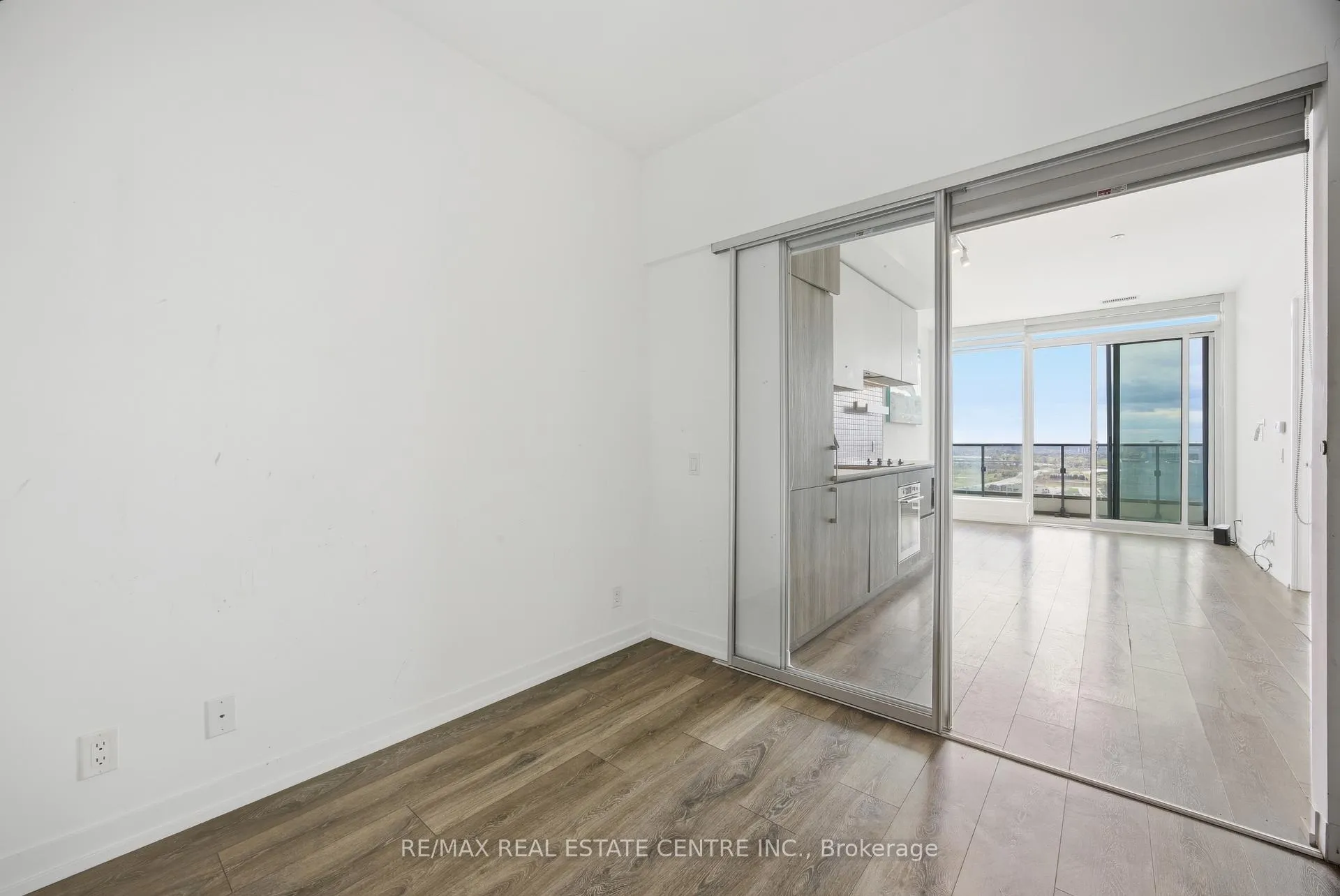 Photo 17 of Unit 2807, 5 Buttermill Avenue, Vaughan, Concord — HOMEH