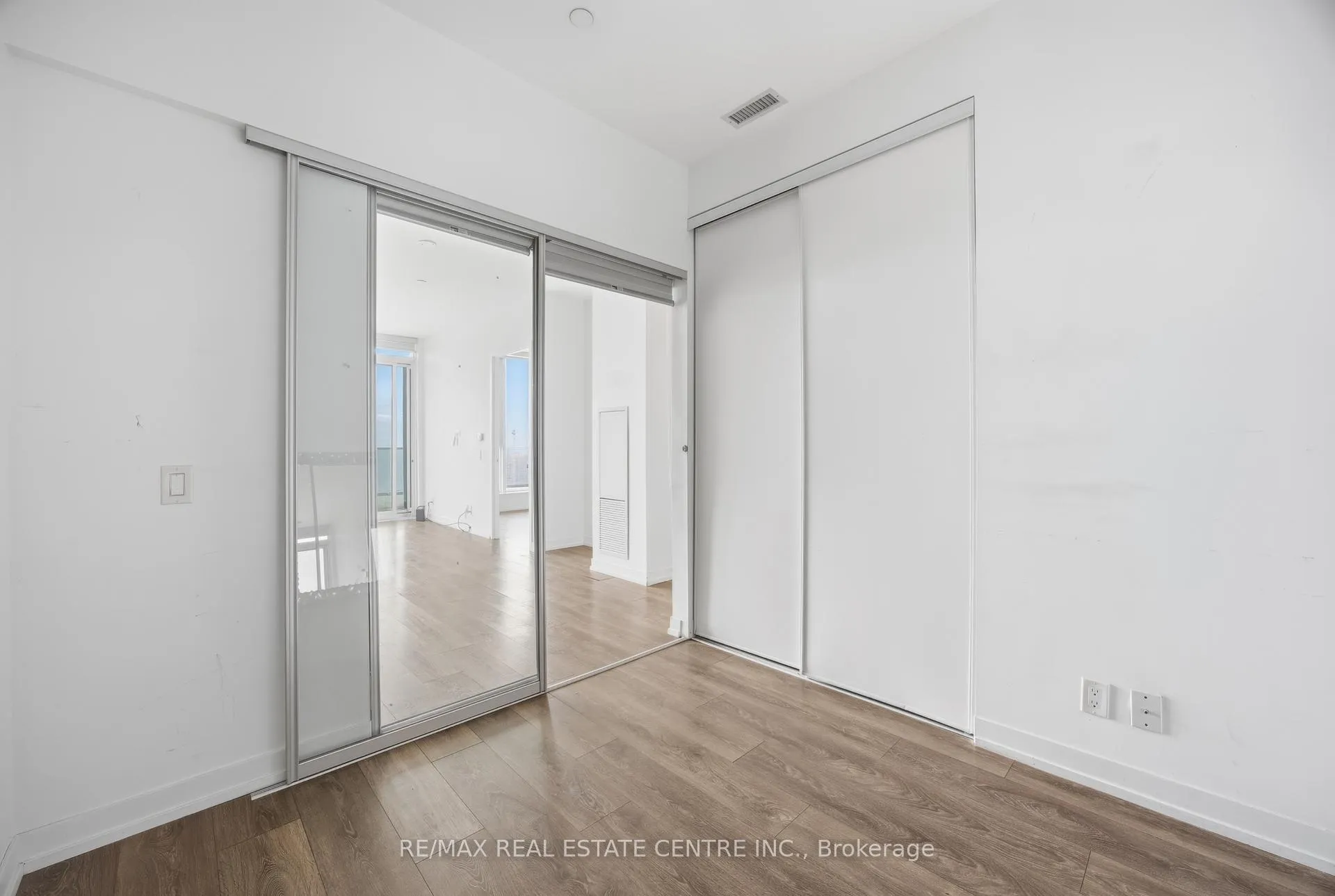 Photo 18 of Unit 2807, 5 Buttermill Avenue, Vaughan, Concord — HOMEH