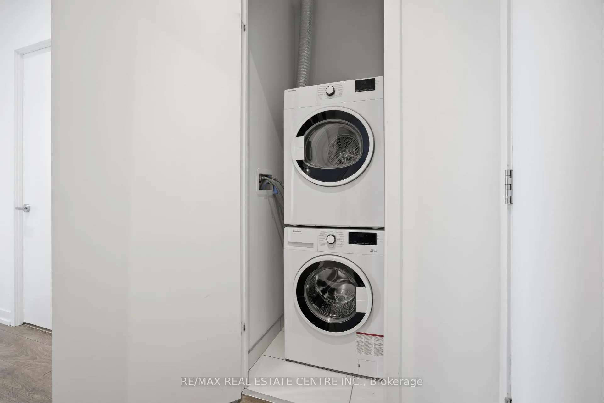 Photo 21 of Unit 2807, 5 Buttermill Avenue, Vaughan, Concord — HOMEH