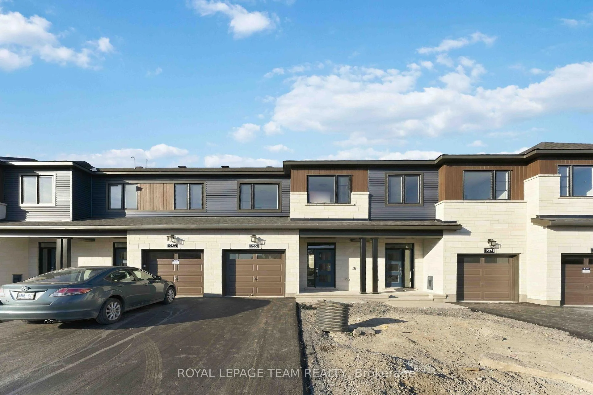 Photo 1 of 955 Locomotion Lane, Ottawa, Kanata - Emerald Meadows/Trailwest — HOMEH