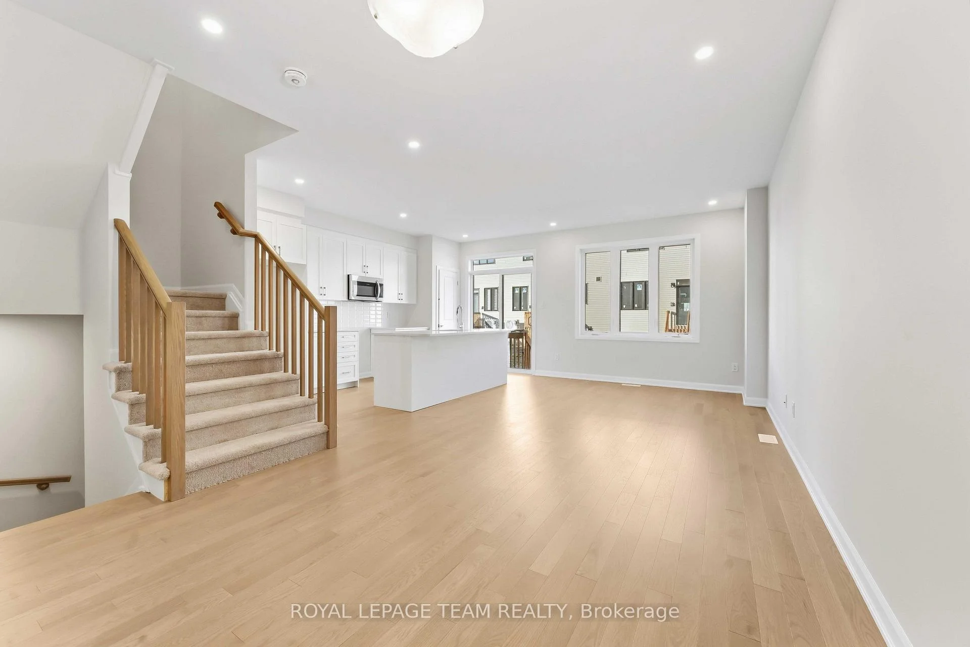 Photo 5 of 955 Locomotion Lane, Ottawa, Kanata - Emerald Meadows/Trailwest — HOMEH